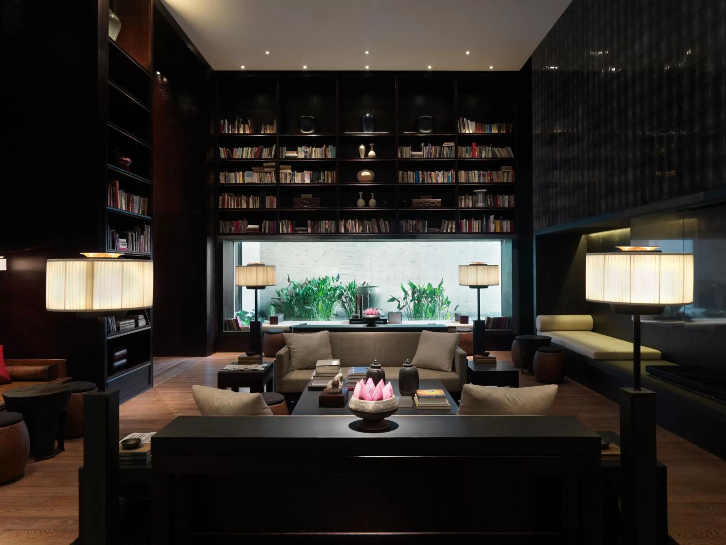 Lounge or bar in The PuLi Shanghai