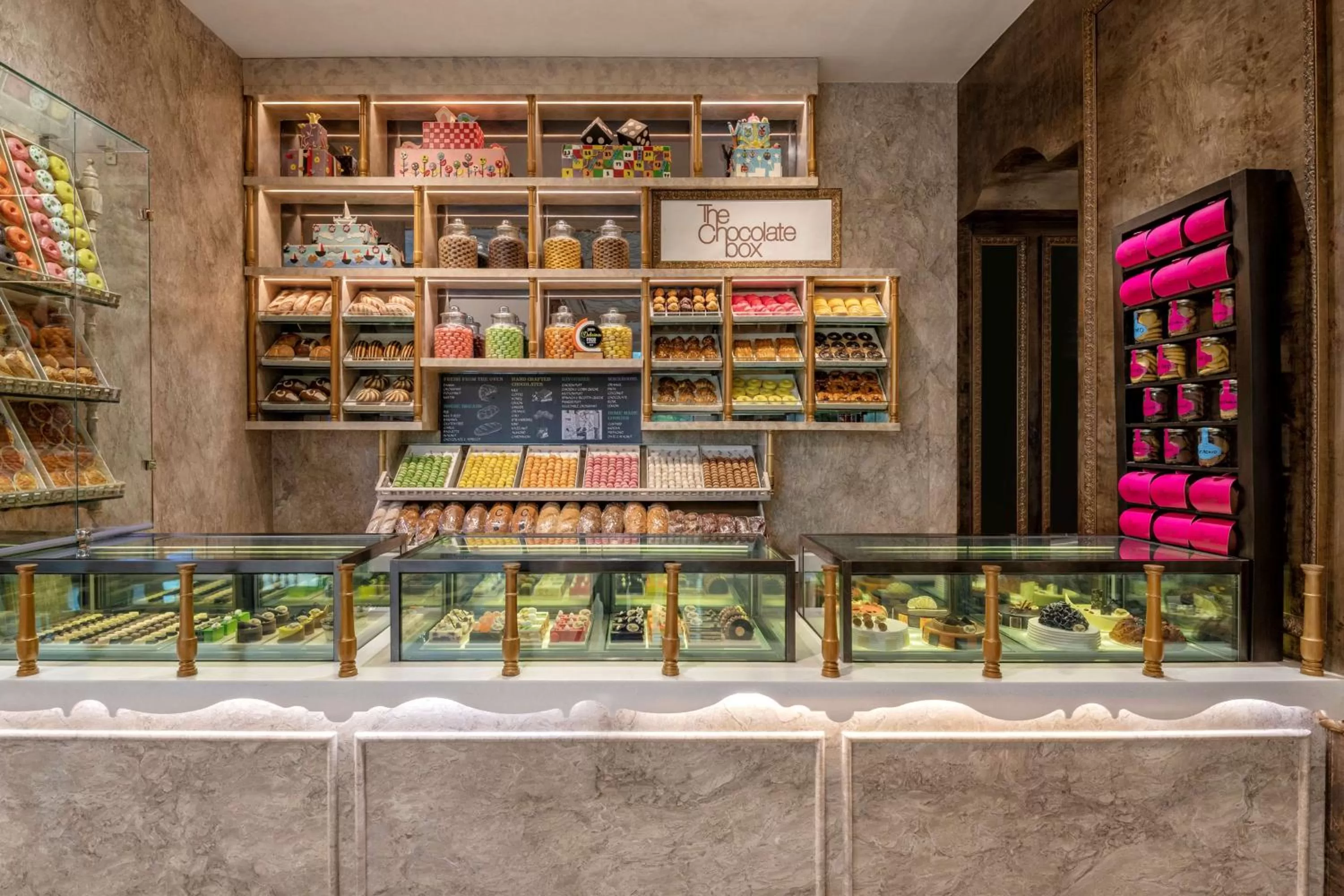 Restaurant/places to eat in Radisson Blu MBD Hotel Noida