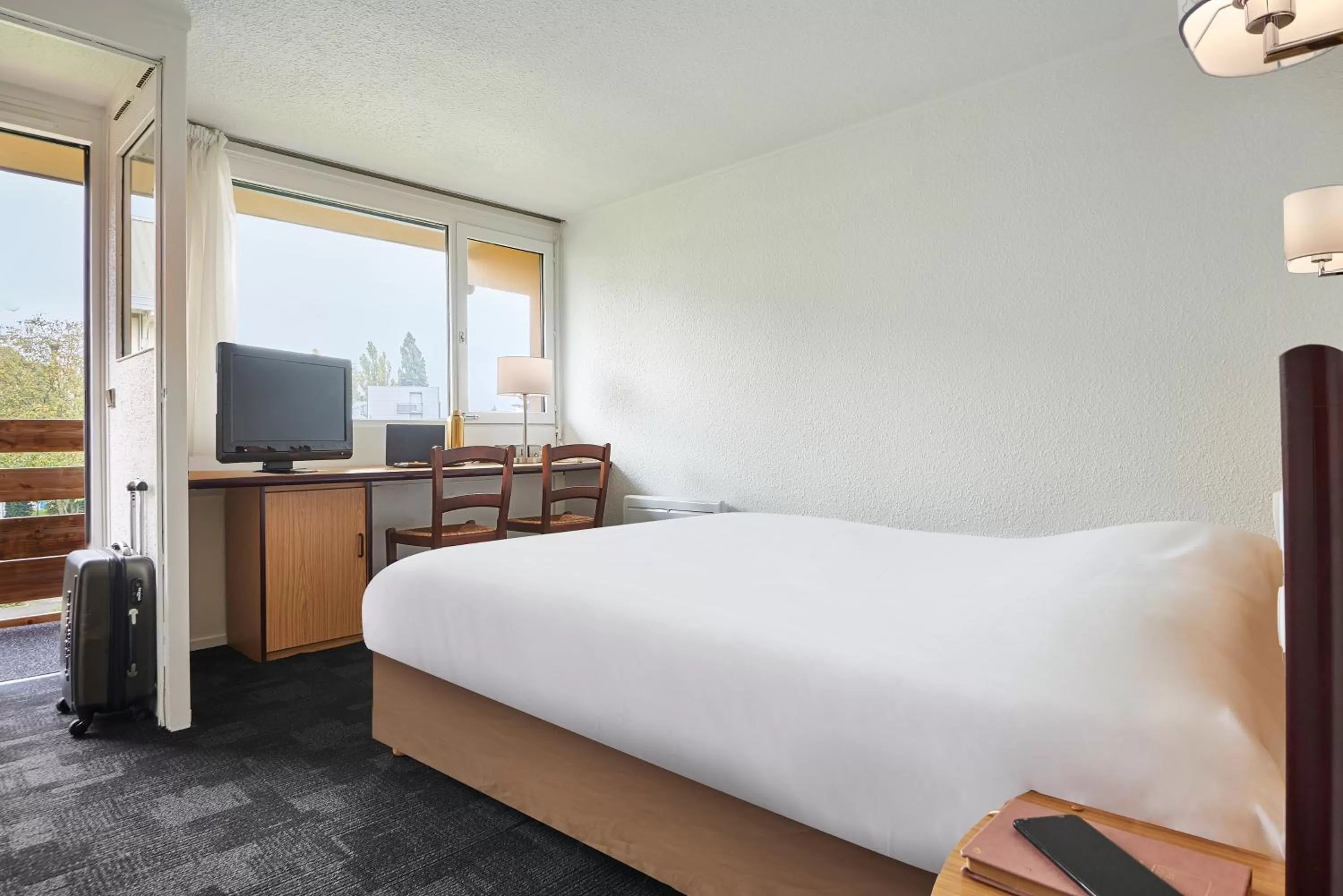 Garden view in Kyriad Direct Evreux