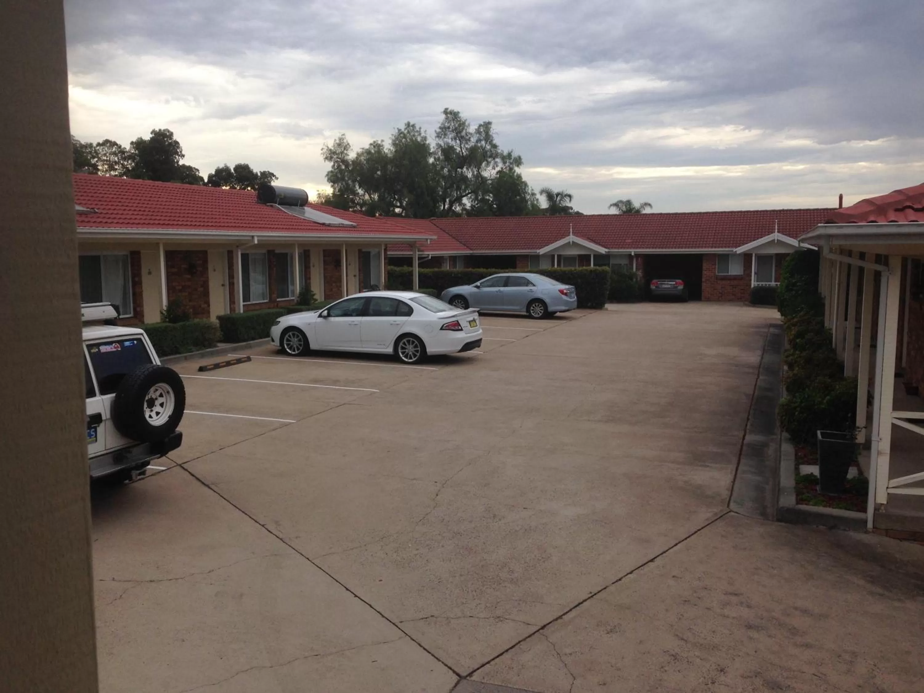Facade/entrance in Baybrook Motor Inn