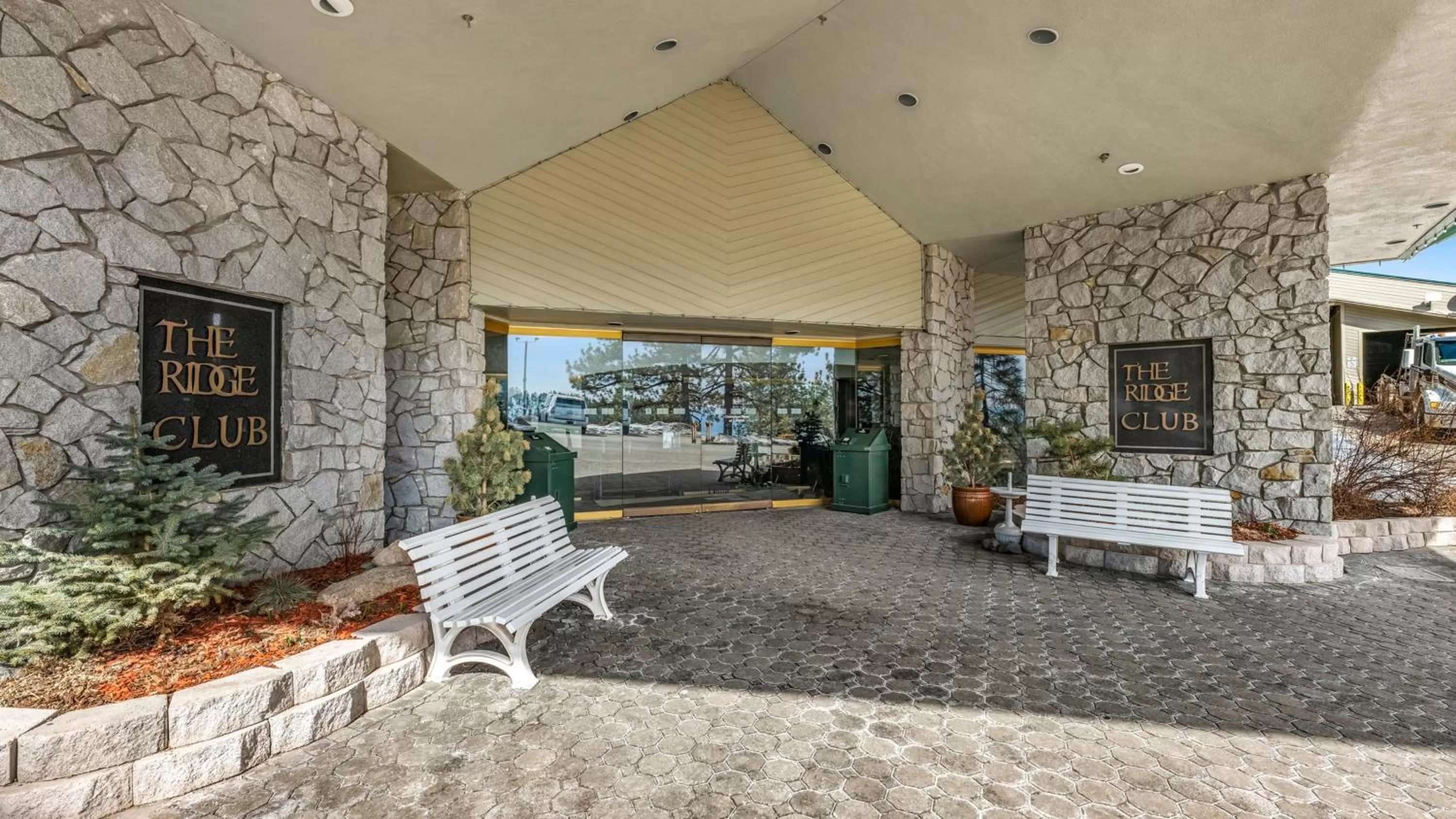 Property building in Holiday Inn Club Vacations - Tahoe Ridge Resort