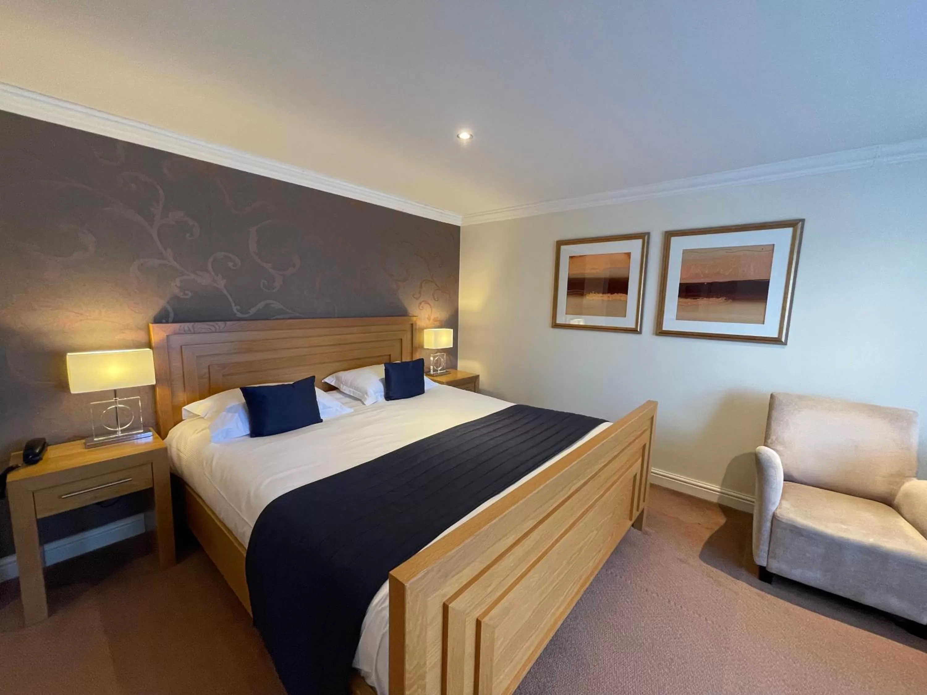 Bed in Park Farm Hotel