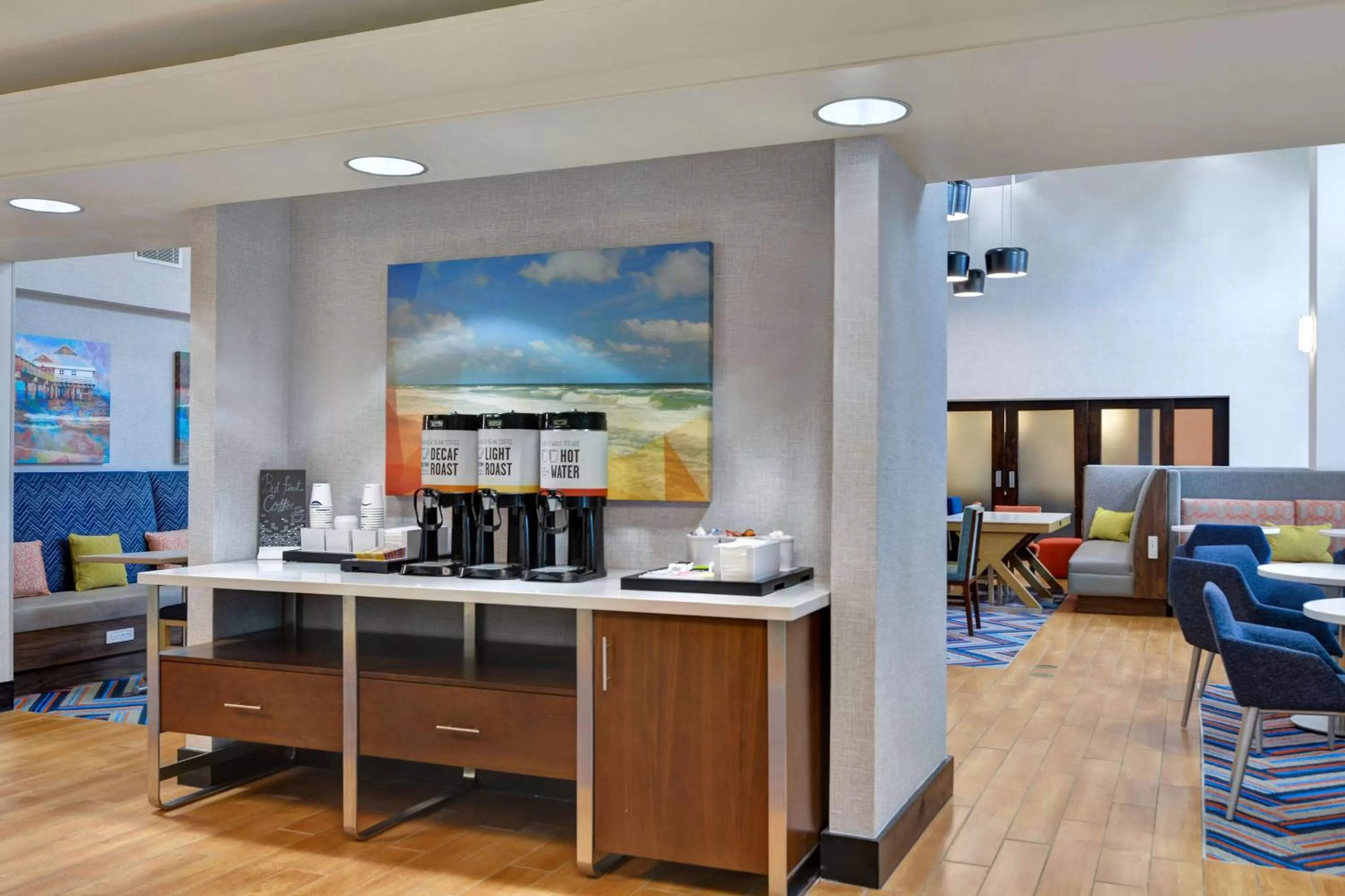 Dining area in Hampton Inn & Suites Clearwater St Petersburg Ulmerton Road FL