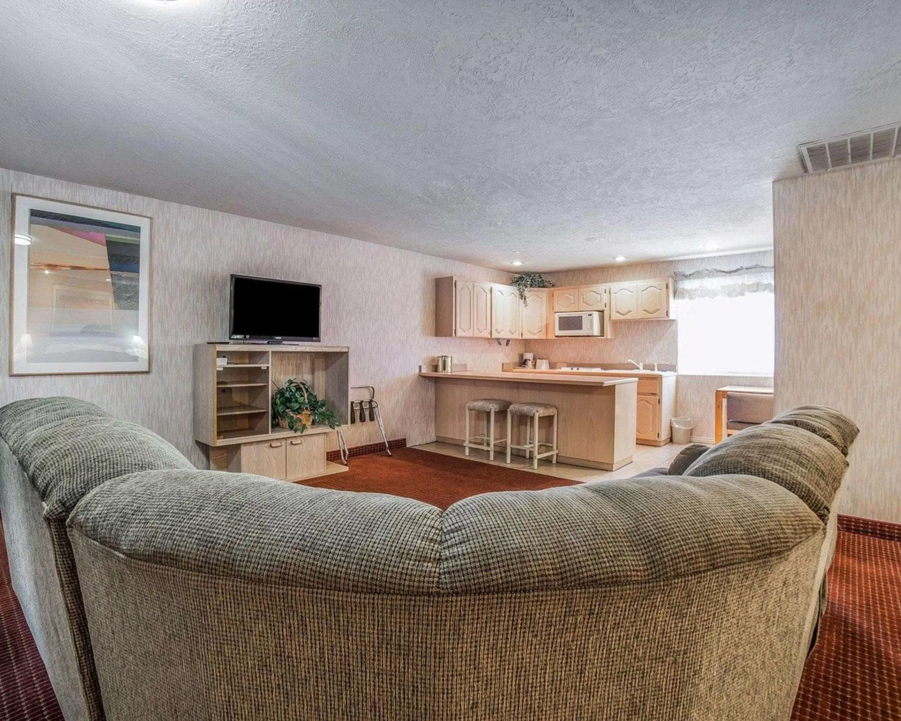 Photo of the whole room in Econo Lodge St George North - Near Pioneer Park