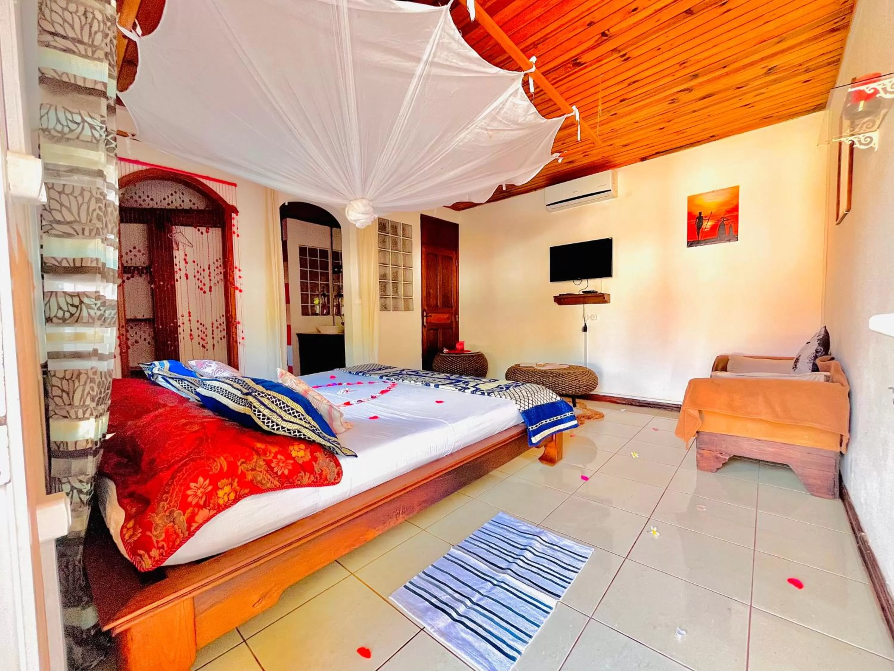 Bedroom, Bed in Régina Lodge Diégo Suarez Madagascar