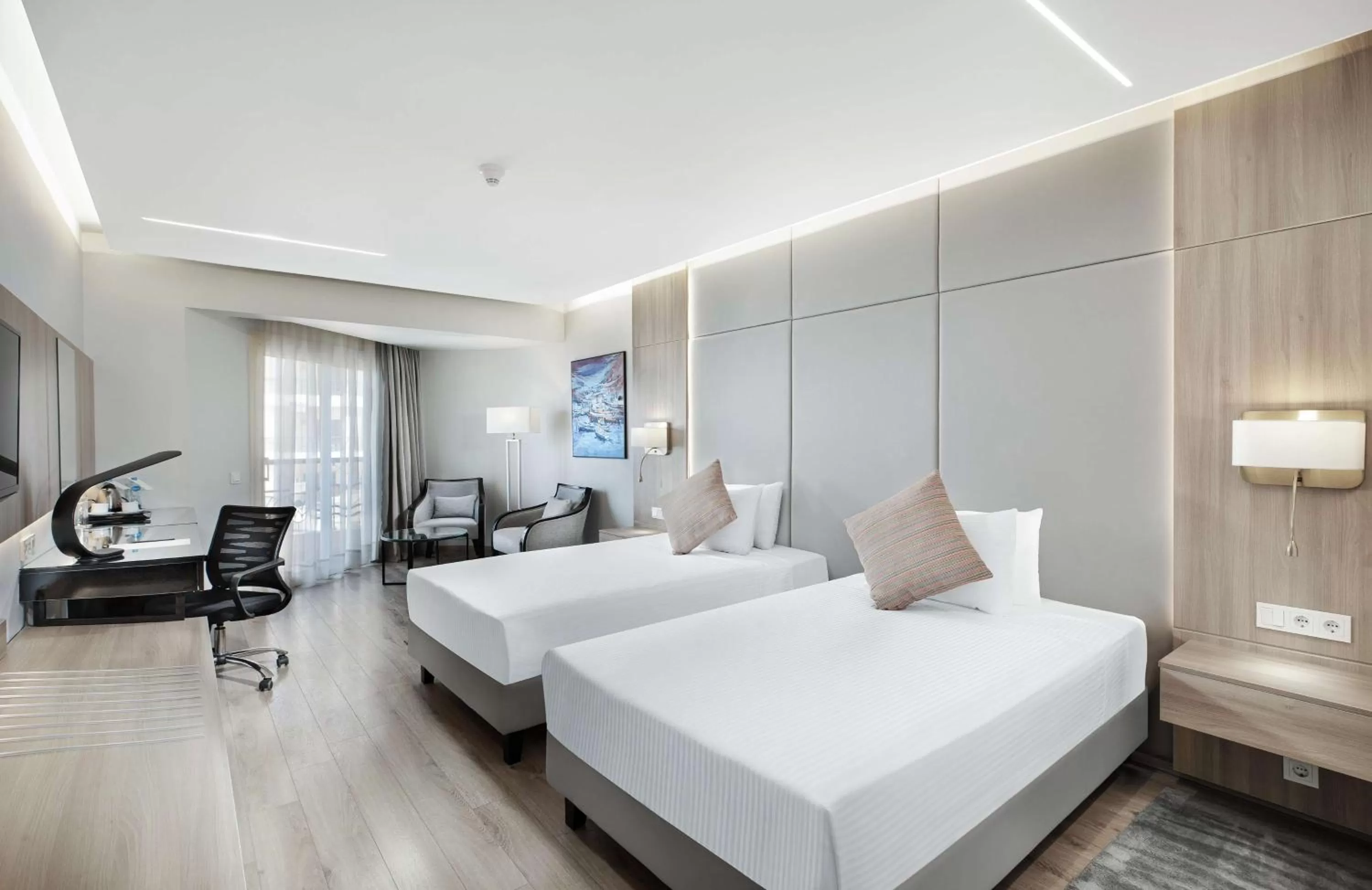 Bedroom, Bed in Steigenberger Nile Palace Luxor - Convention Center