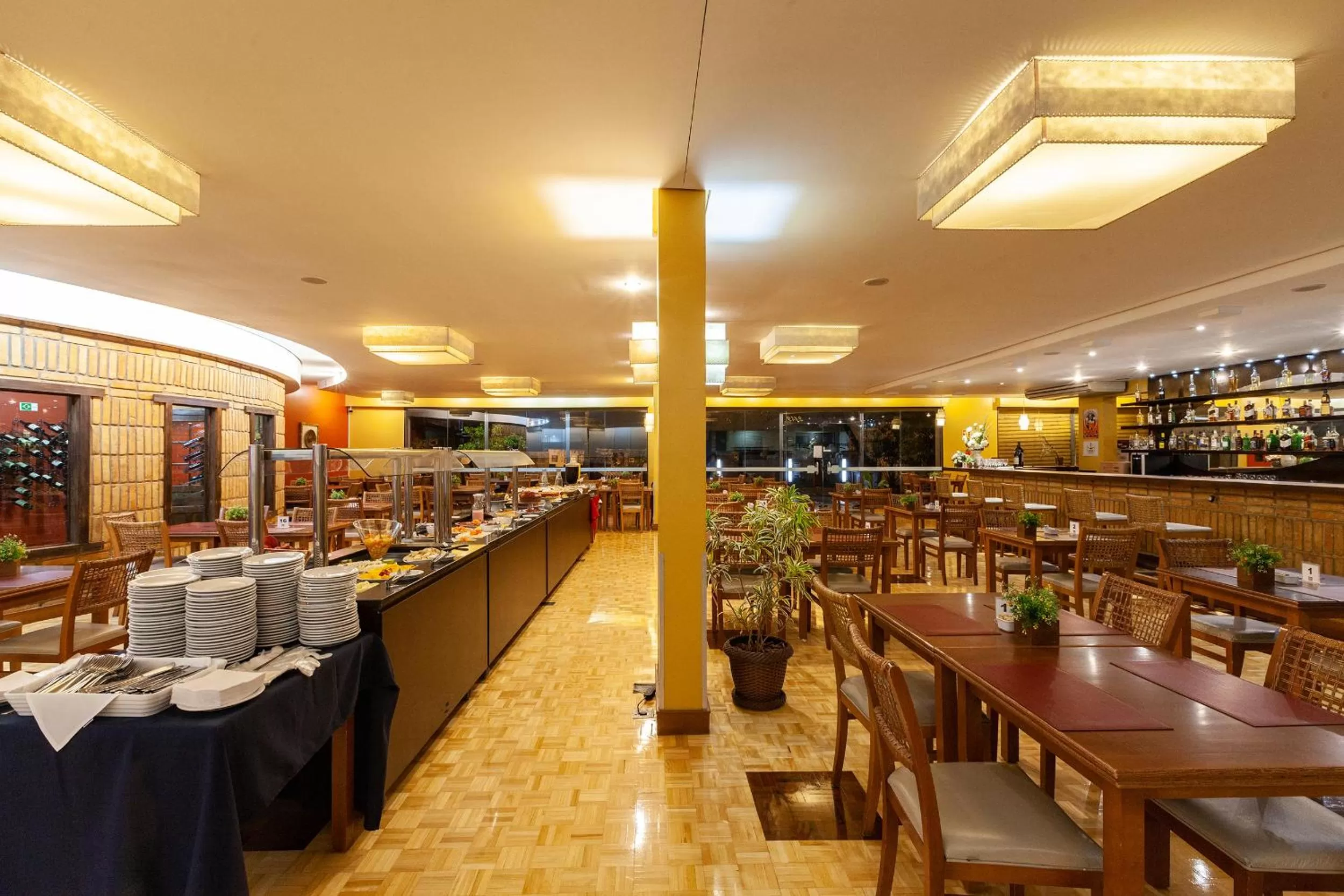 Restaurant/places to eat in Tri Hotel Executive Caxias