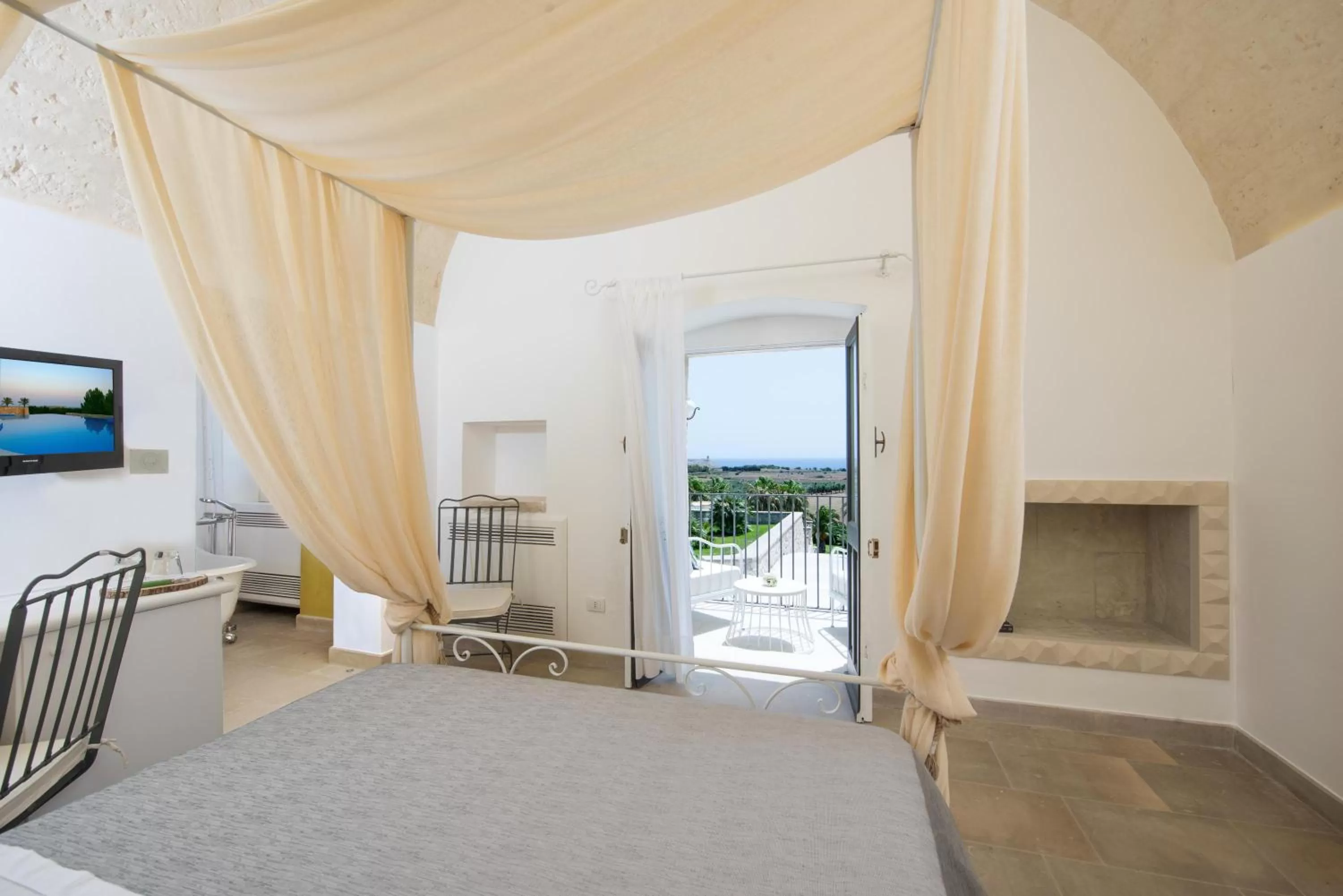 Photo of the whole room, Bed in Masseria Panareo