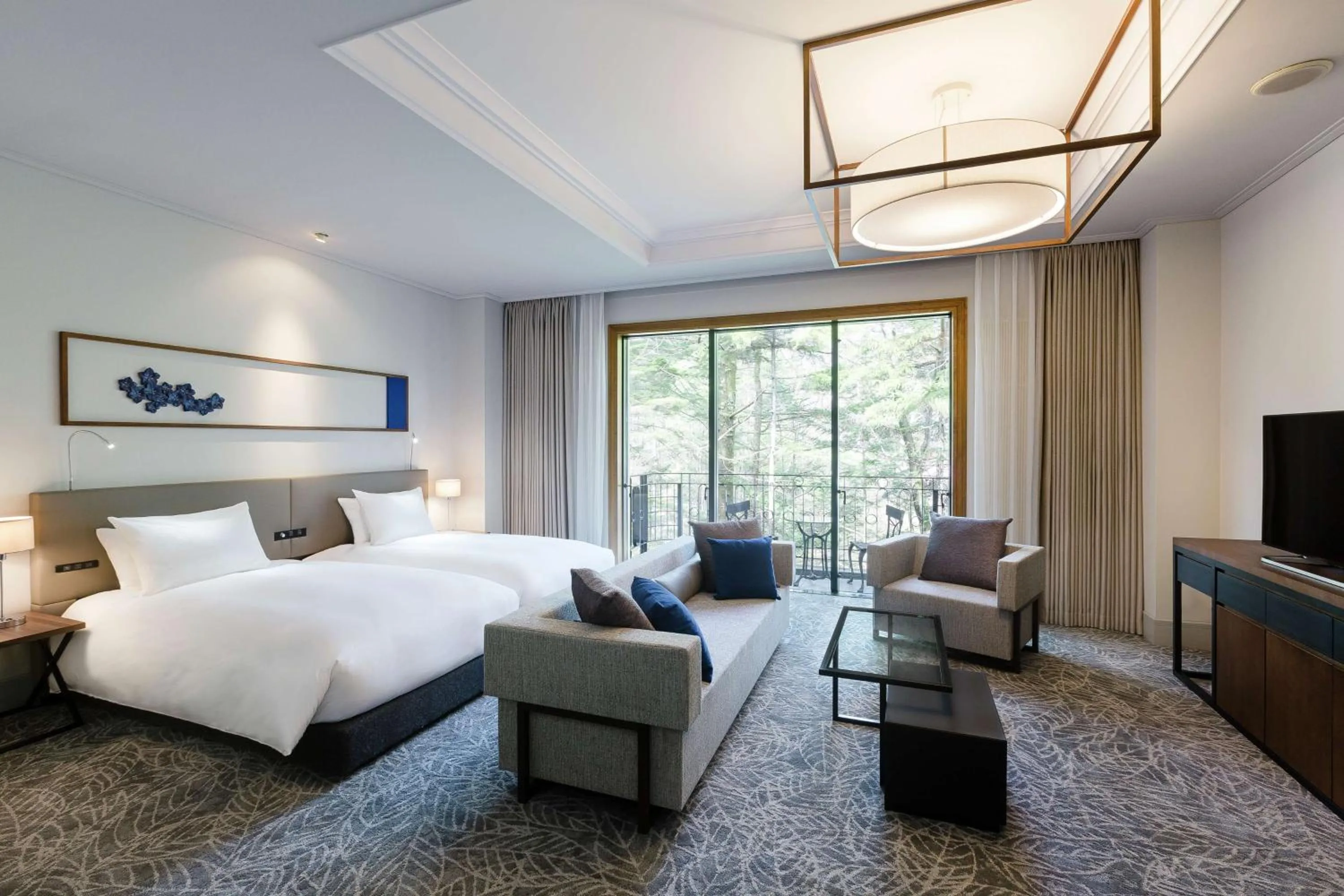 Living room, Bed in Kyukaruizawa Kikyo, Curio Collection by Hilton