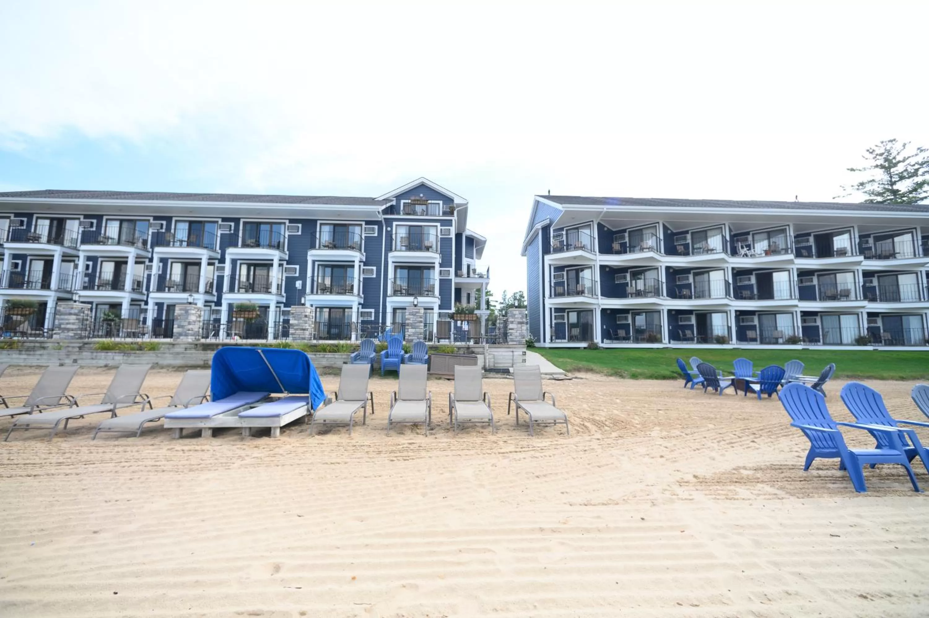 Property building in Pointes North Beachfront Resort Hotel