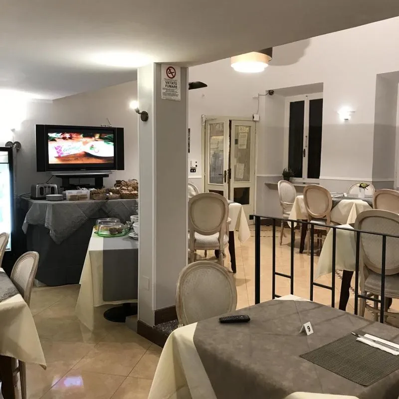 Restaurant/places to eat in Hotel Spagna