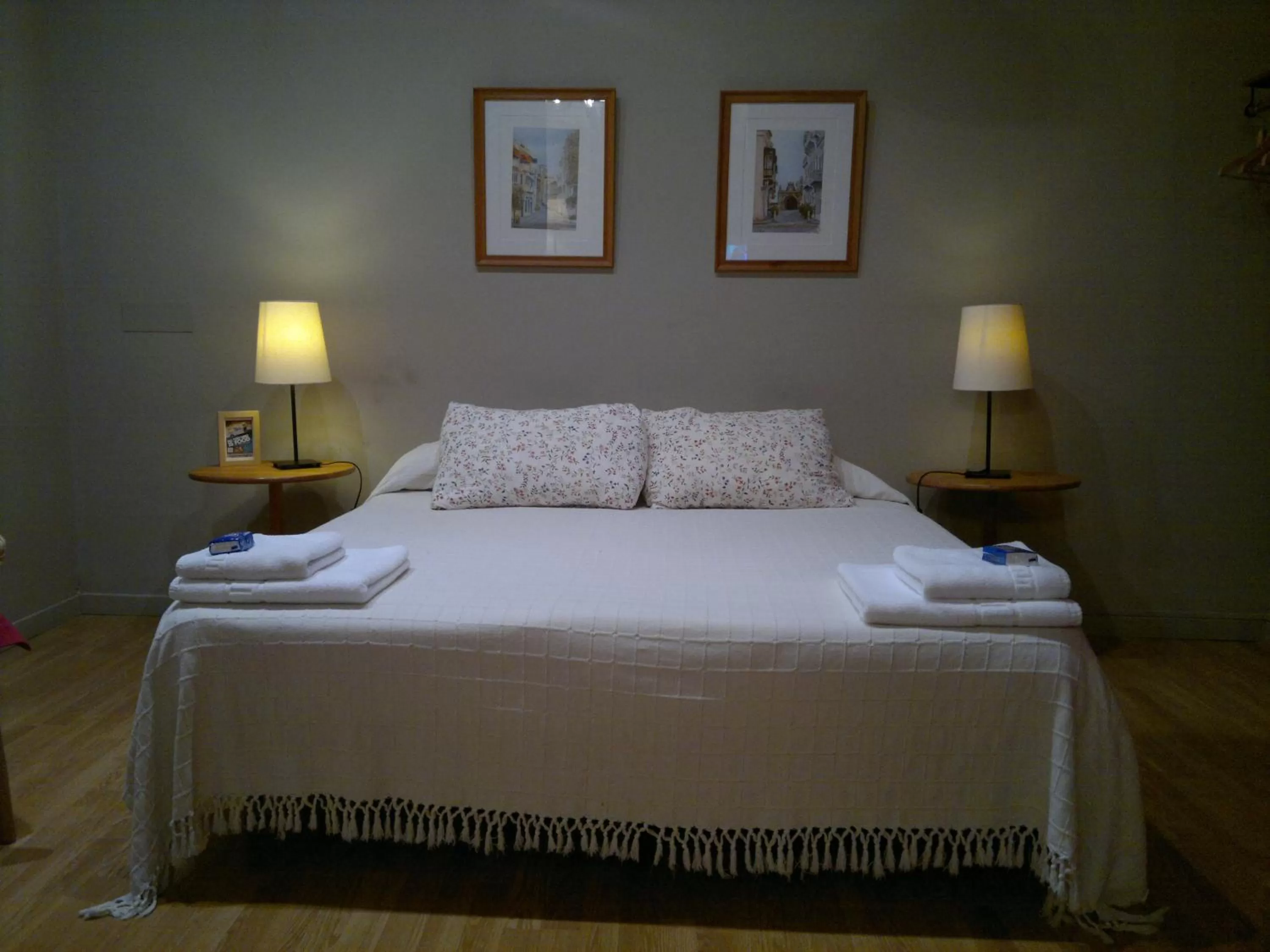 Bed in Ally's Bed&Breakfast,