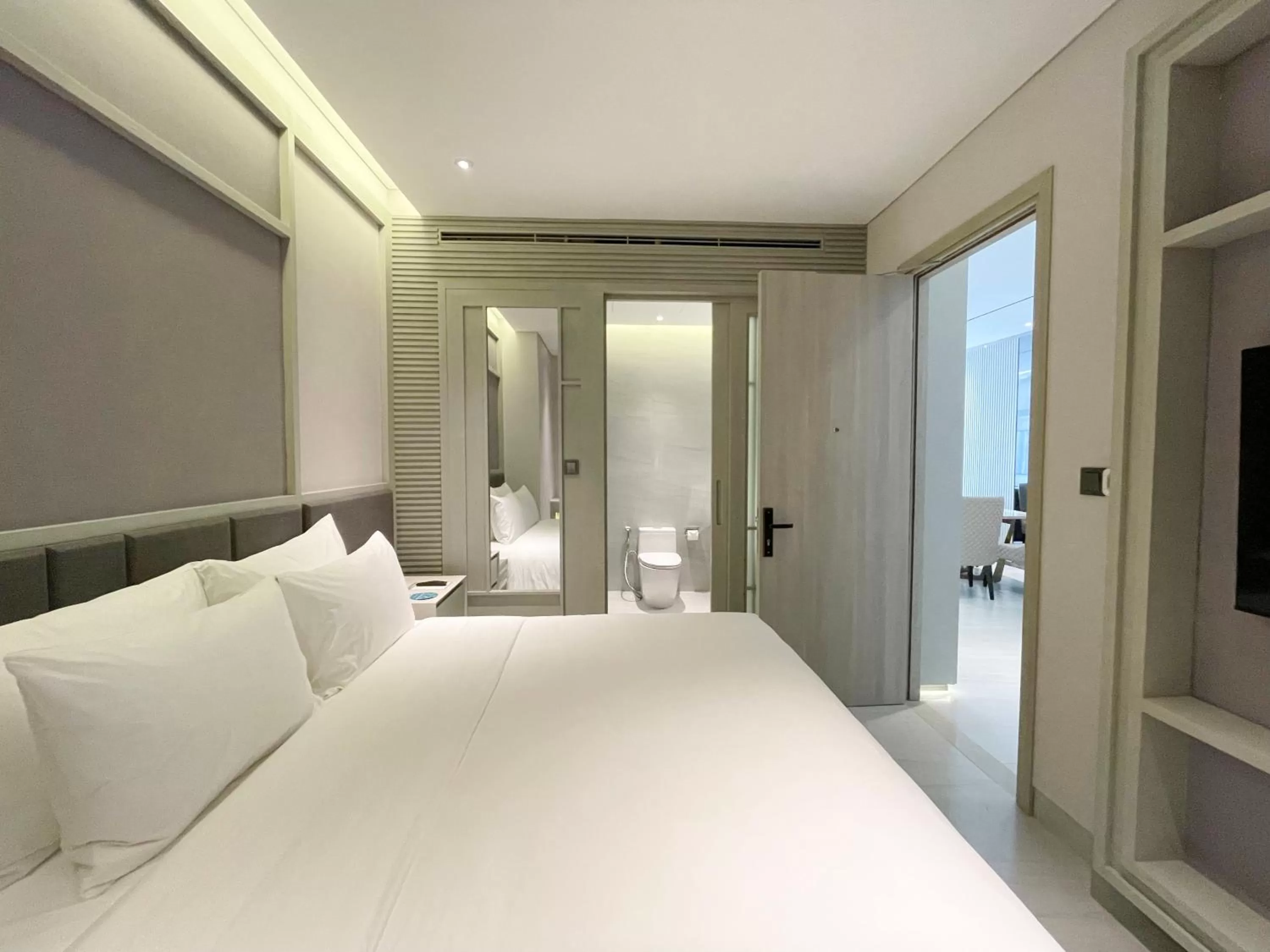 Bed in M City Hotel Saigon