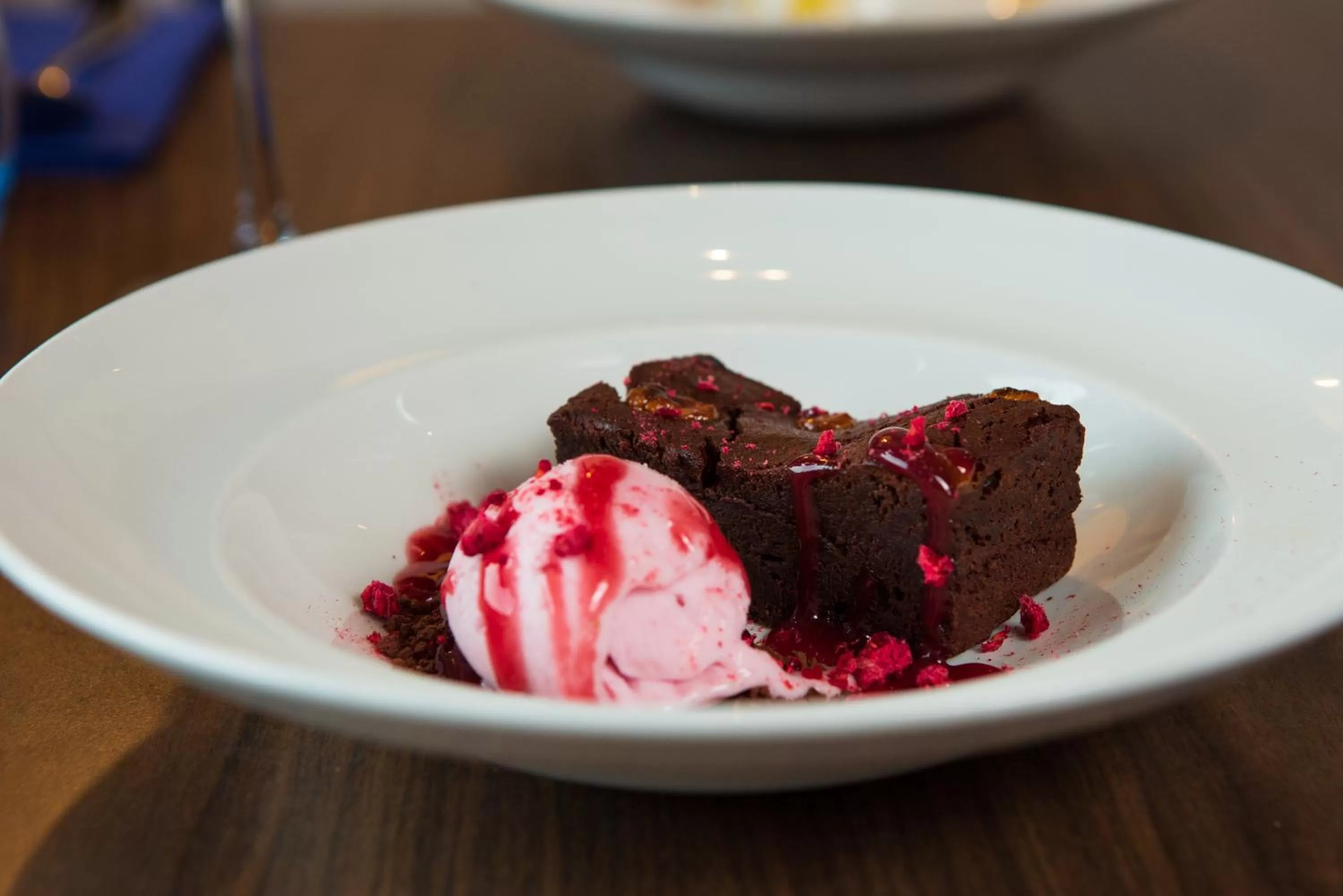 Restaurant/places to eat in The White Lion Hotel