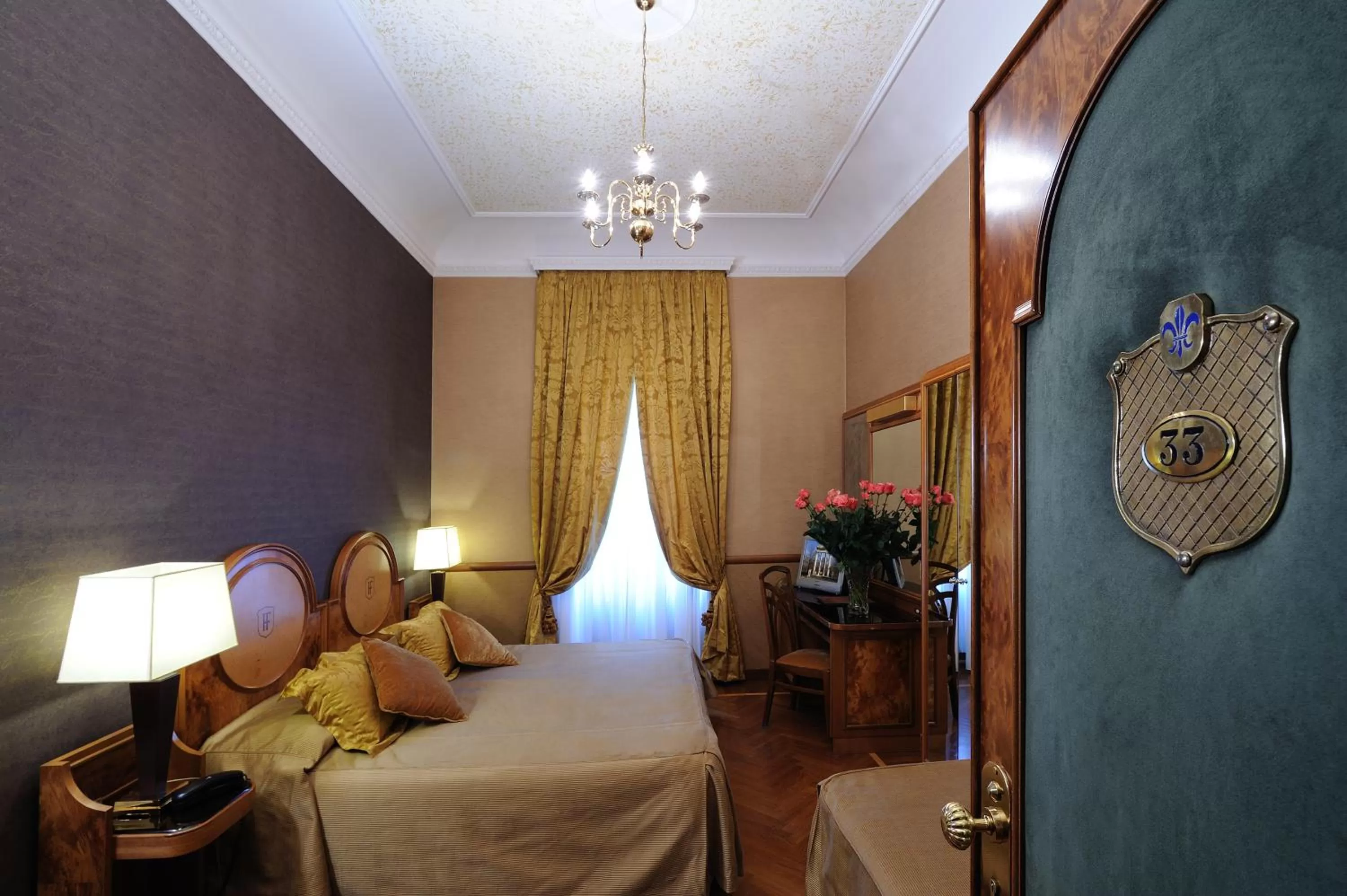 Bed in Hotel Farnese