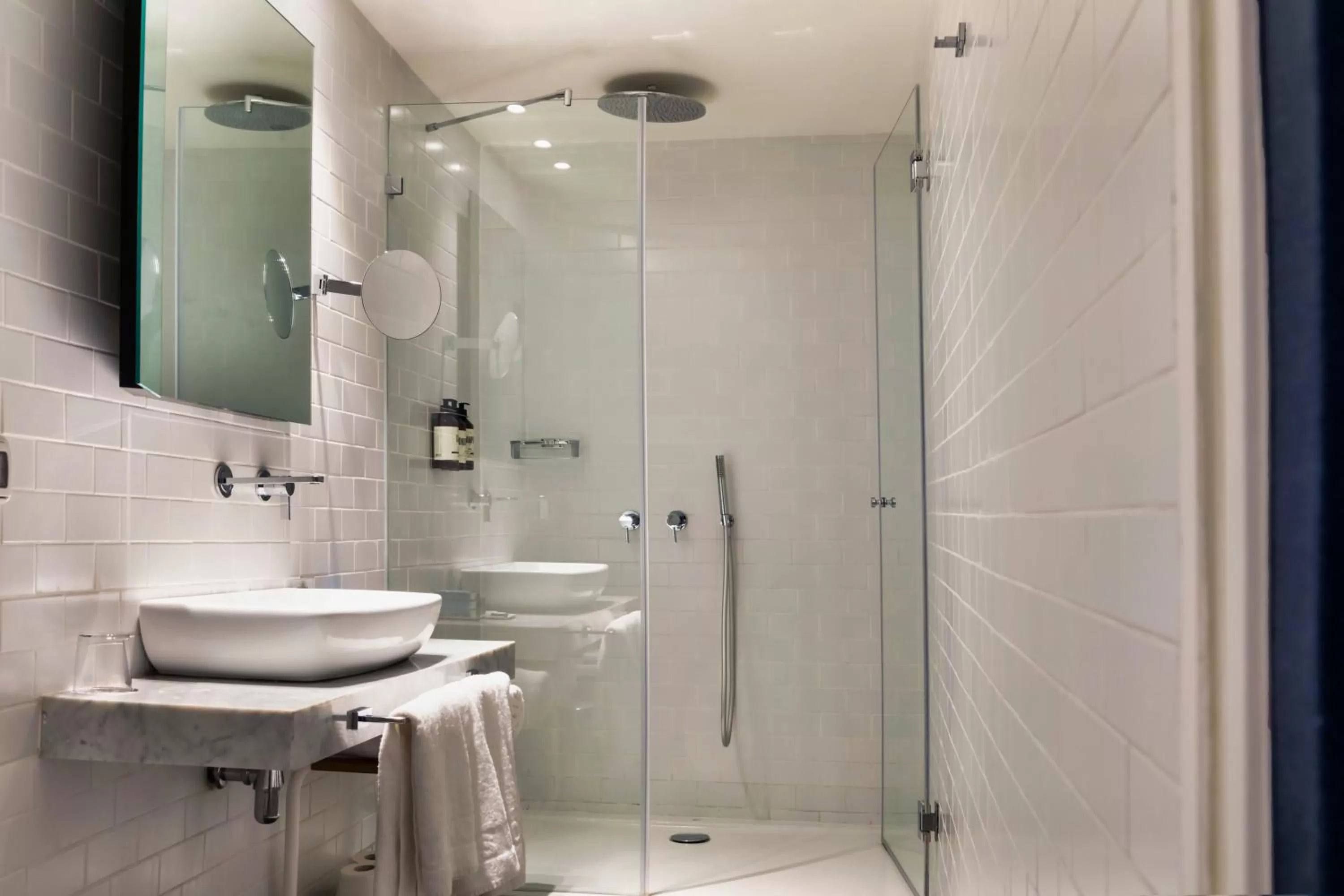 Toilet in Fabric Hotel - an Atlas Boutique Hotel