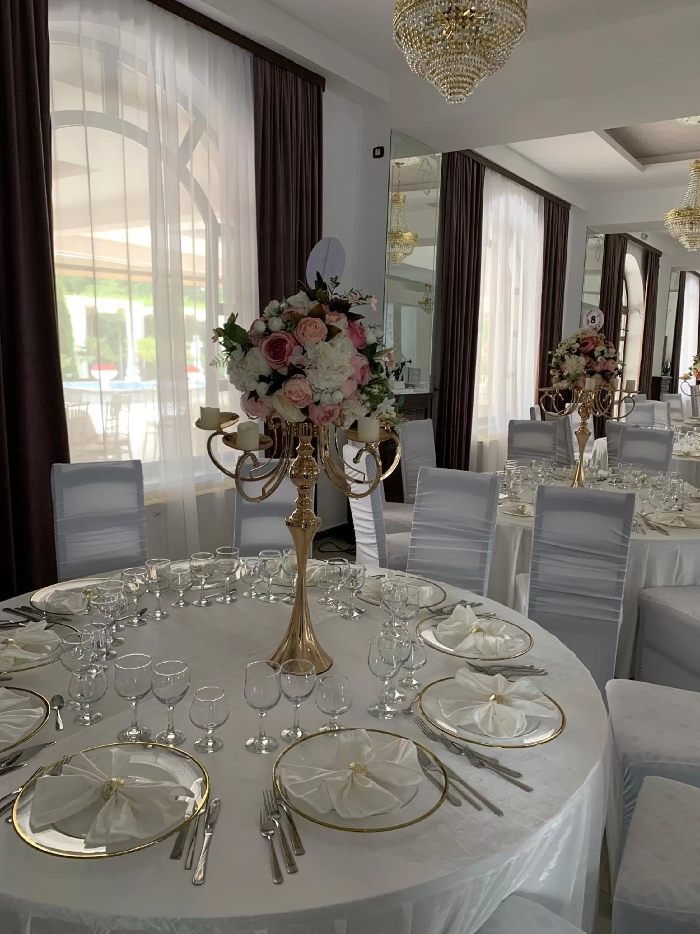 Restaurant/Places to Eat in Laura Holiday