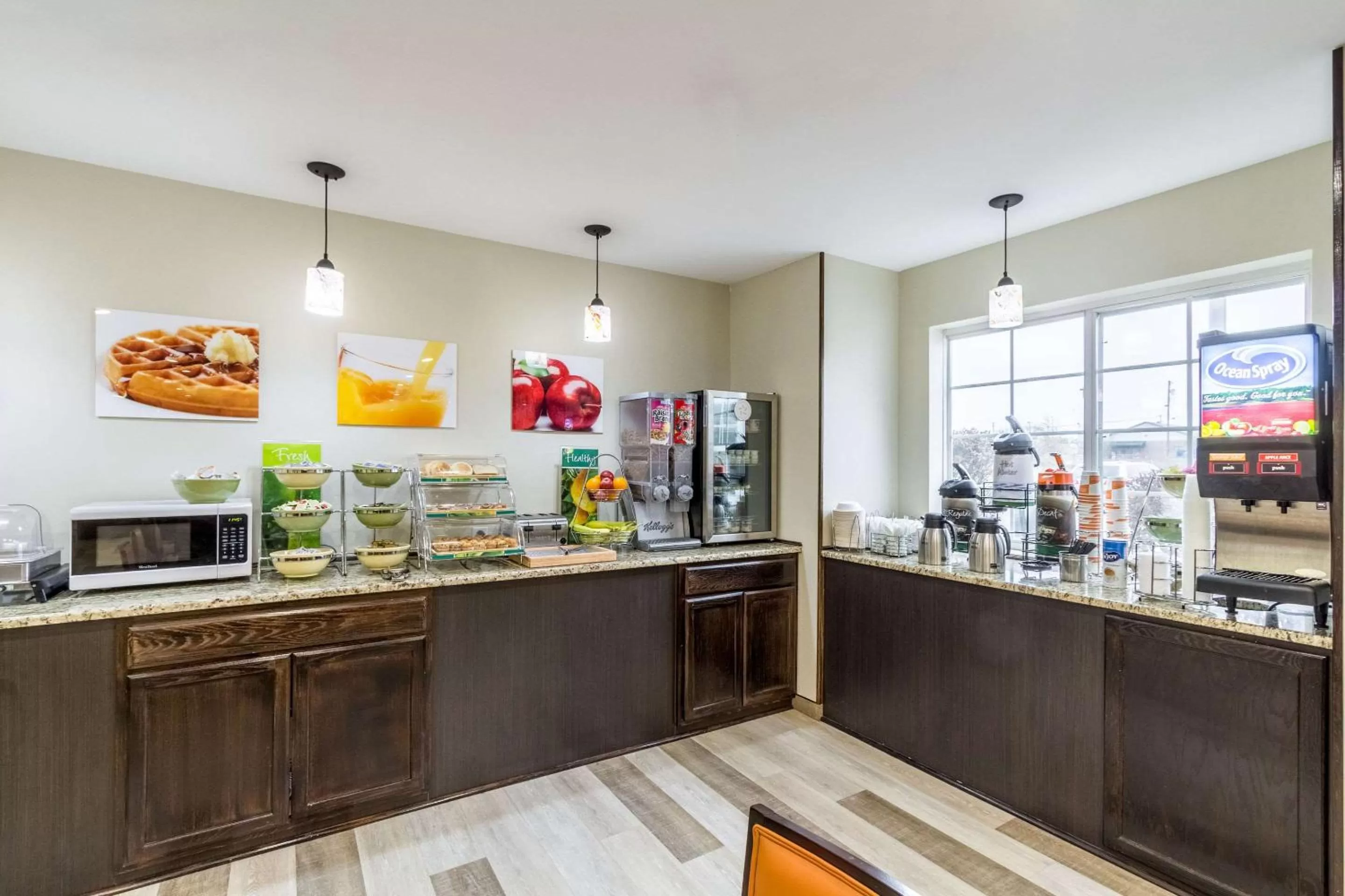 Restaurant/places to eat in Quality Inn & Suites North Lima - Boardman