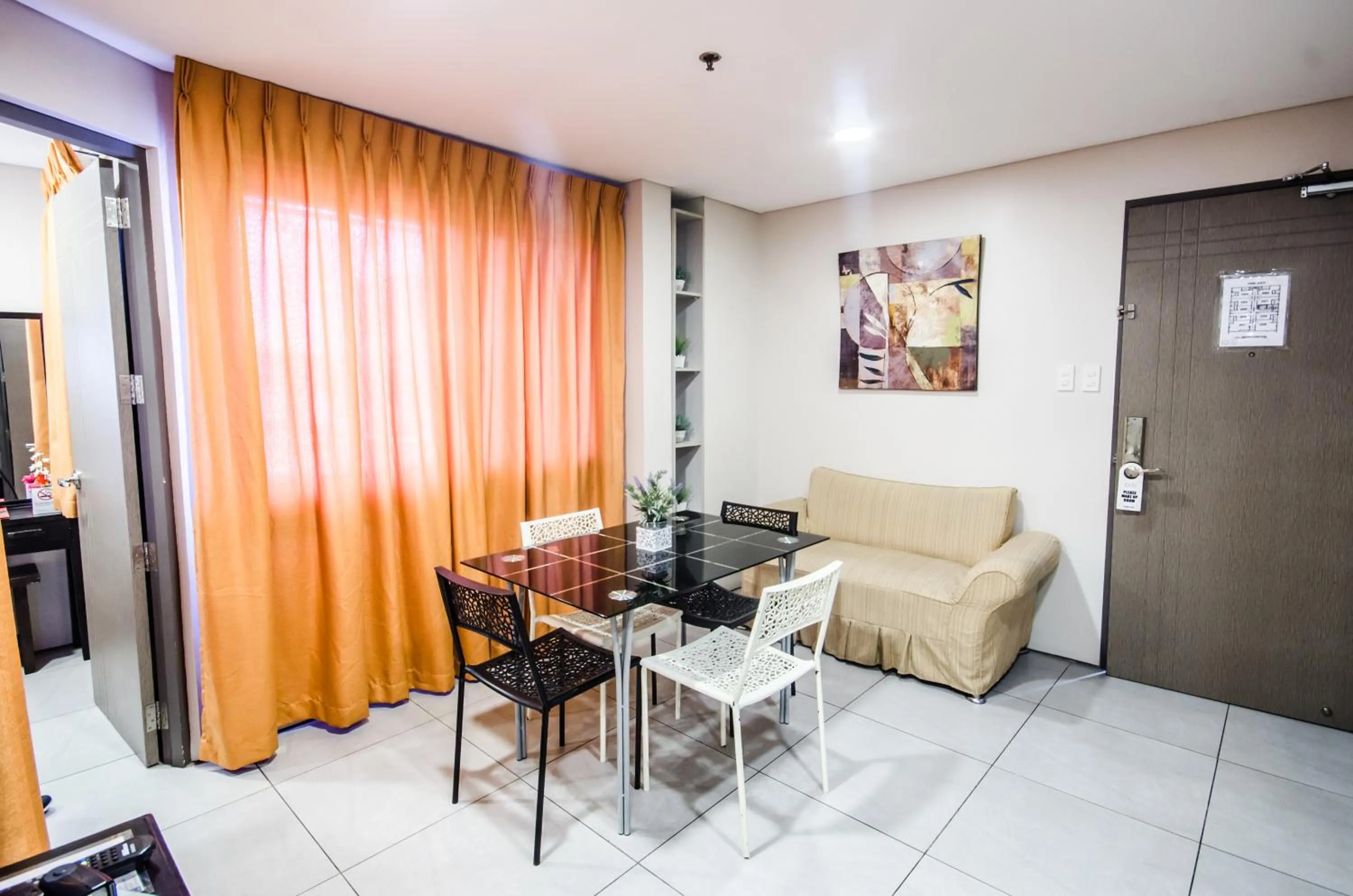 Living room in Jade Hotel and Suites