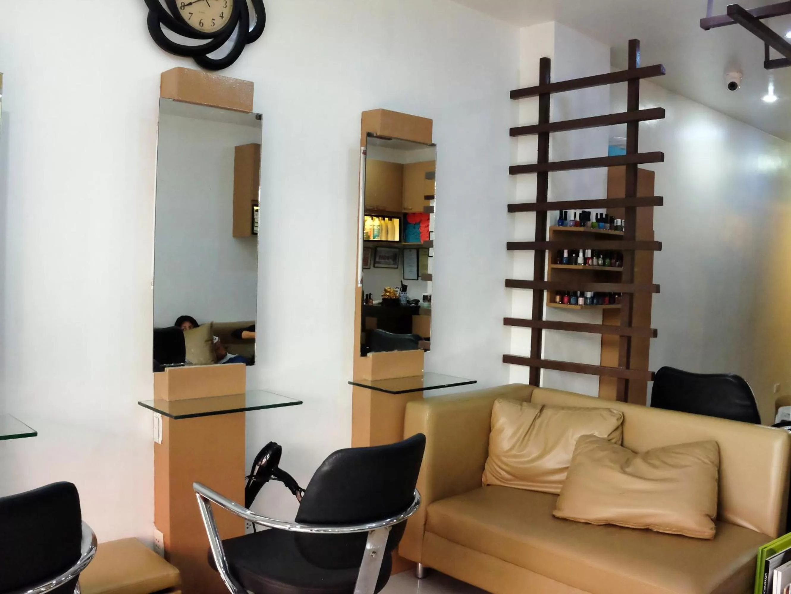 On-site shops in Sebastien Hotel