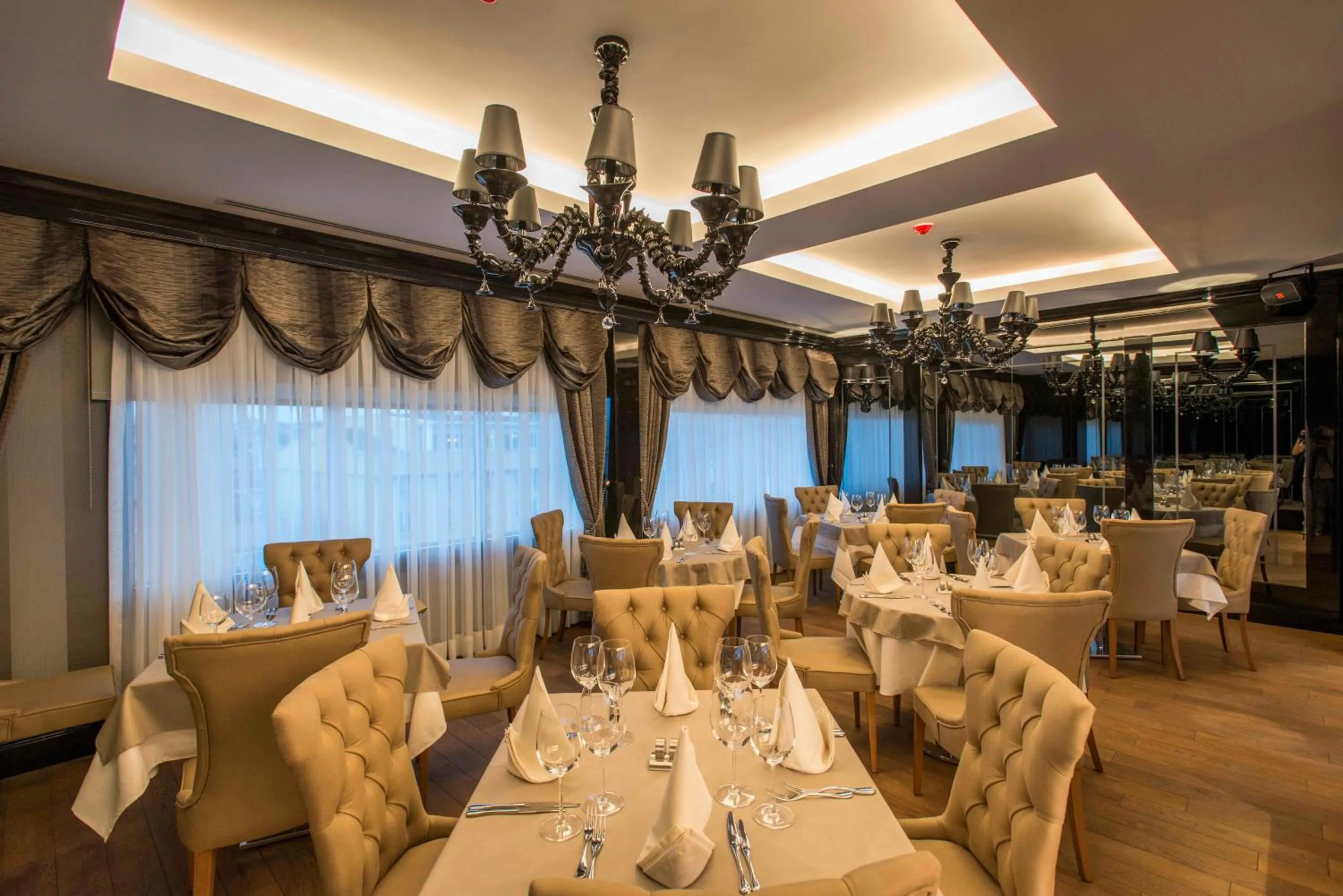 Restaurant/places to eat in Latanya Hotel Ankara