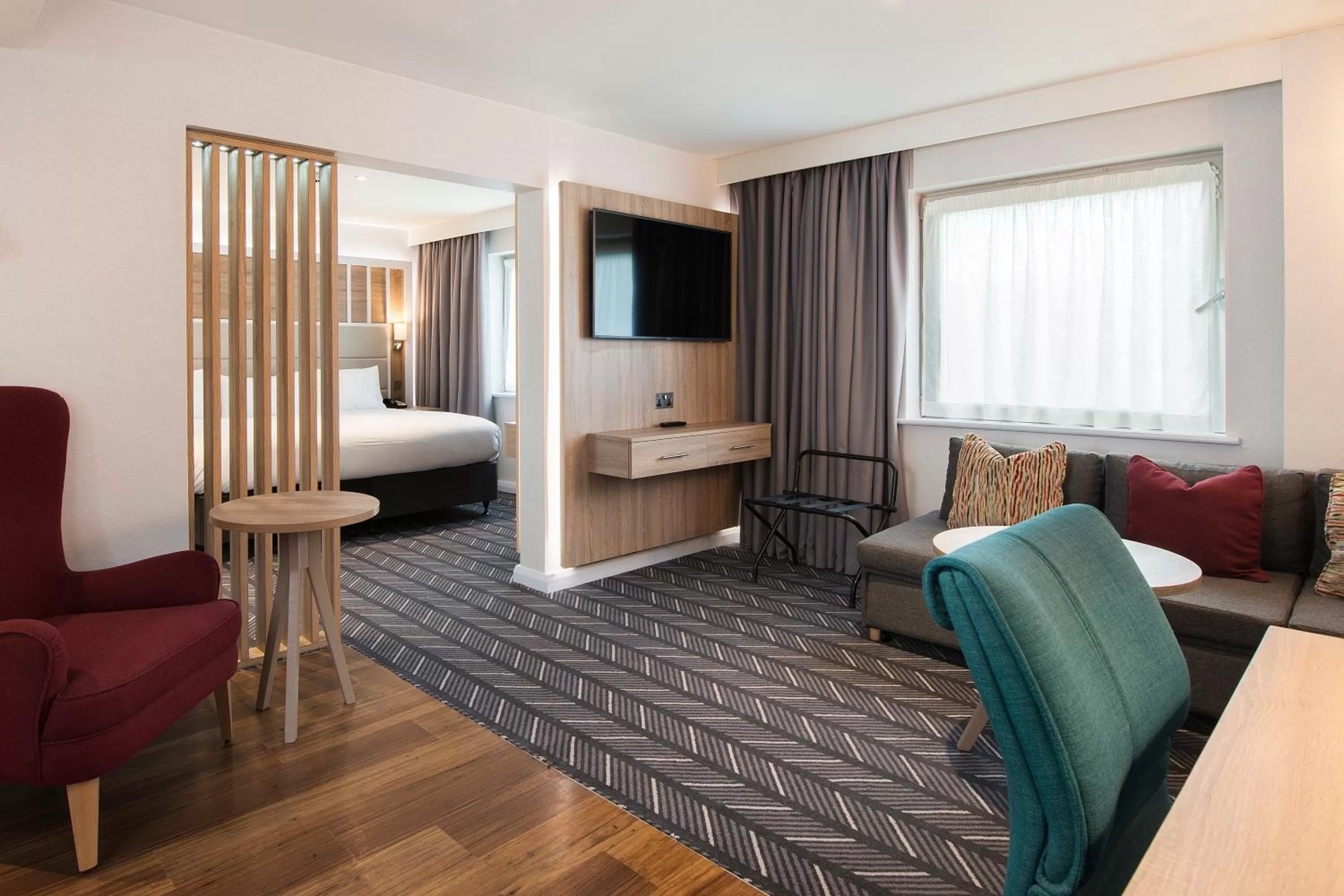 Photo of the whole room, Bed in Holiday Inn London-Shepperton by IHG