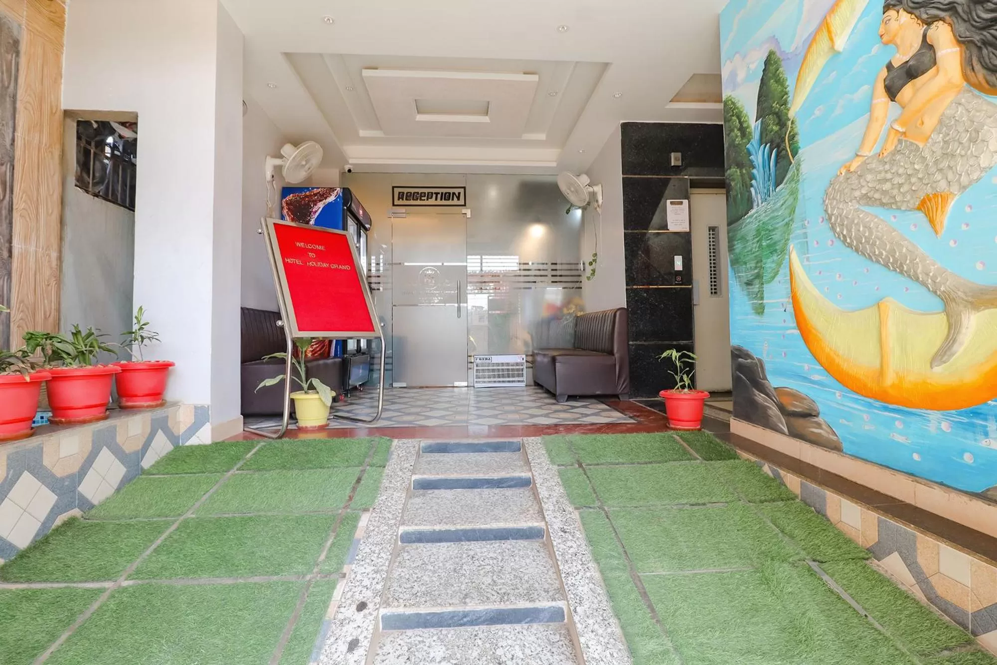 Facade/entrance in FabHotel Holiday Grand