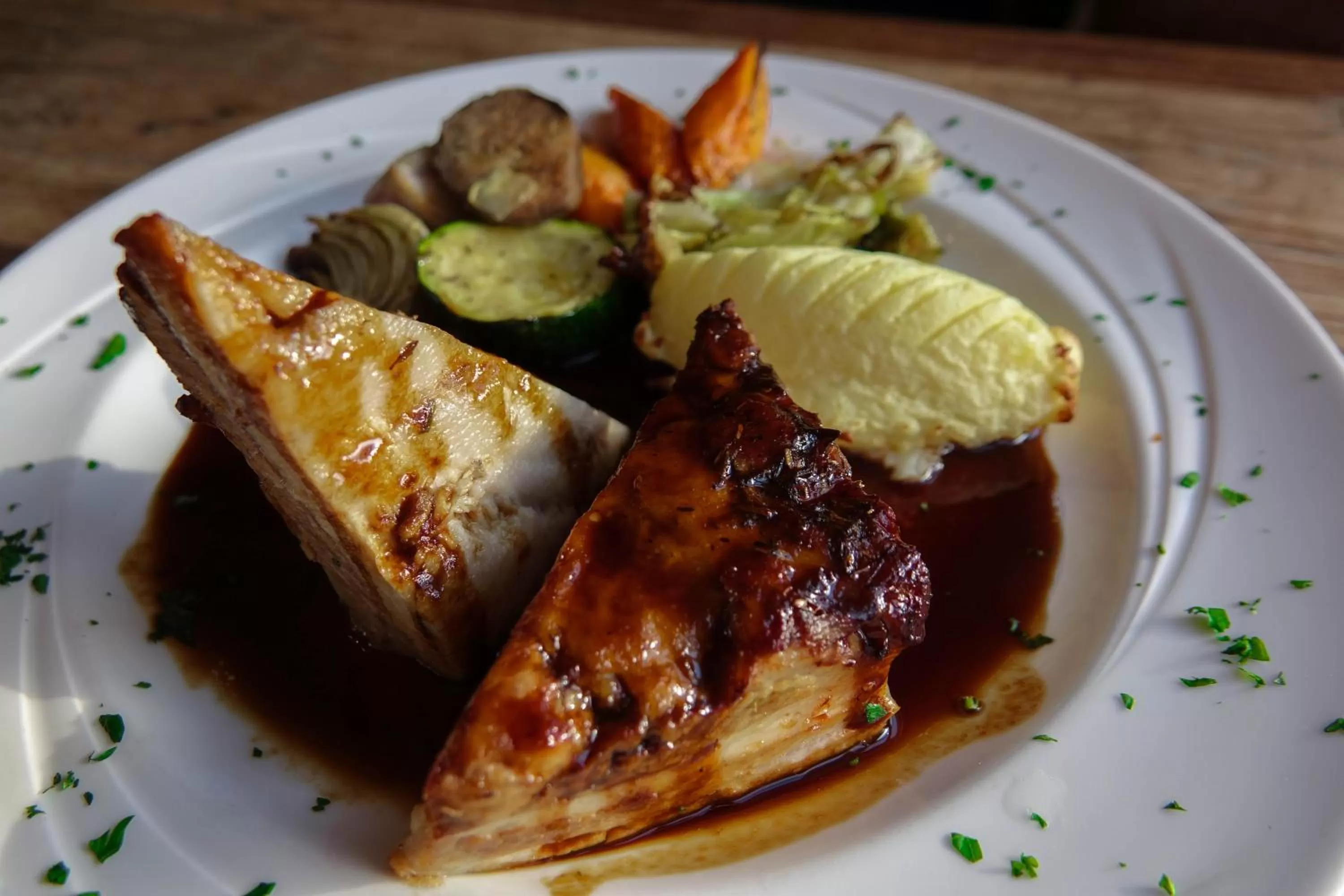 Restaurant/places to eat in Hedley House Hotel & Apartments