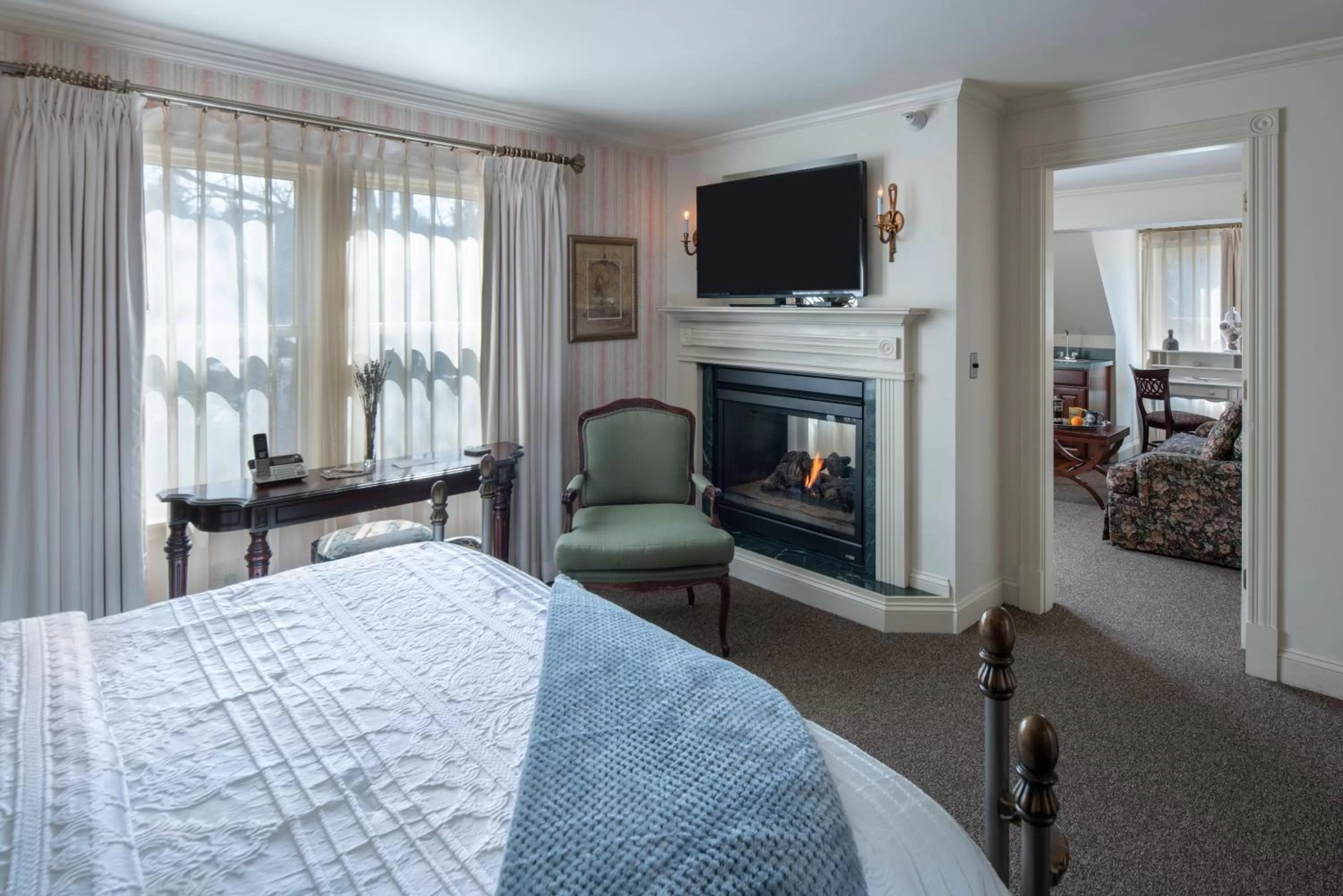 Photo of the whole room, Bed in The Inn at Thorn Hill