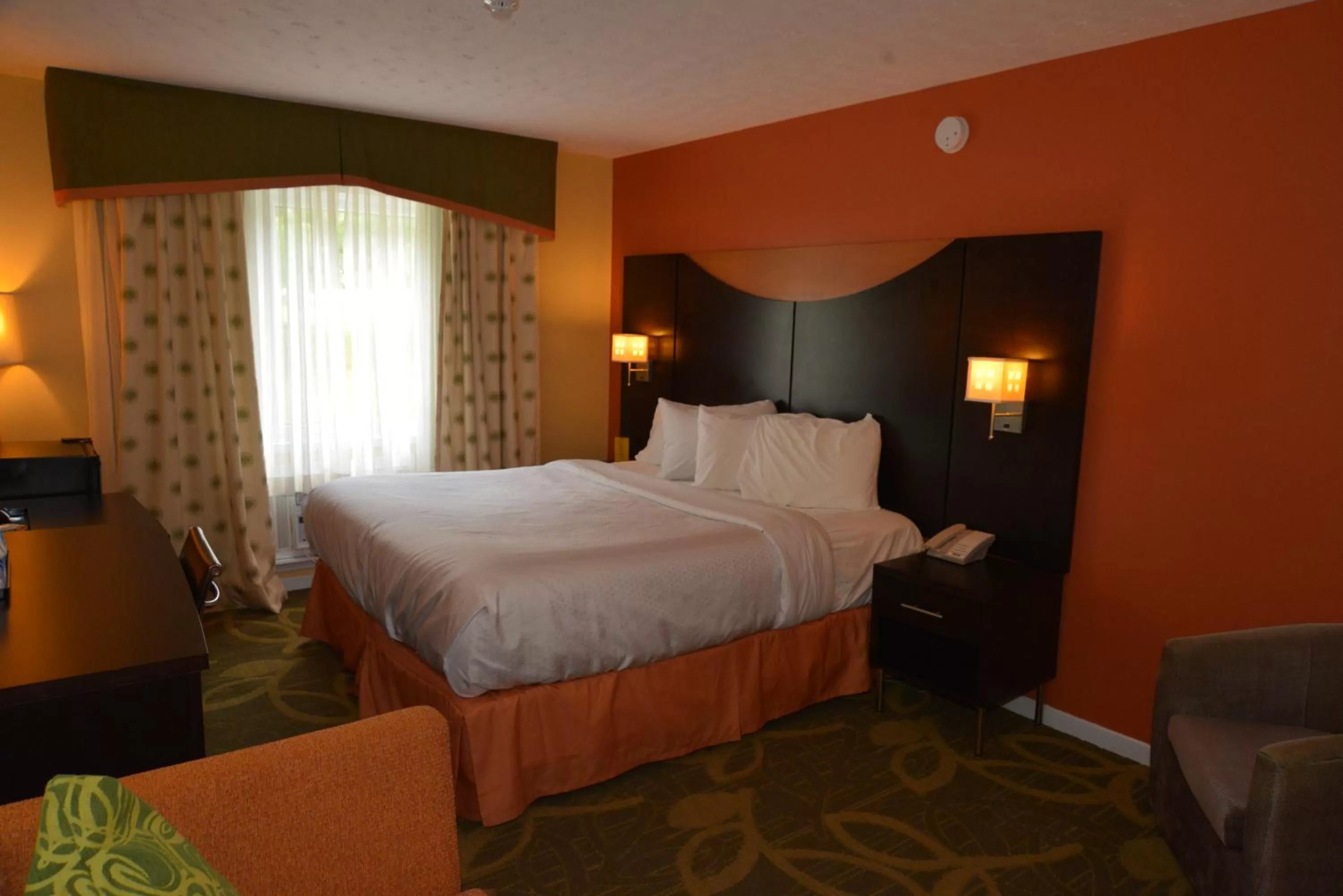 Bed in Trailsman Lodge