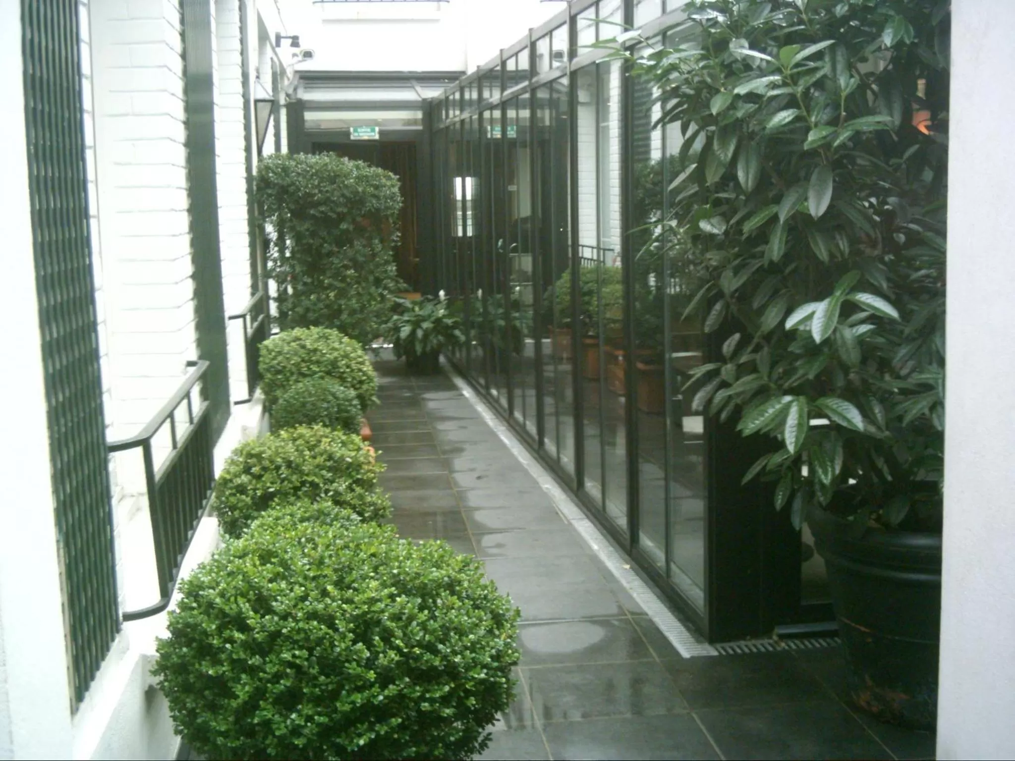 Facade/entrance in Hotel De La Jatte