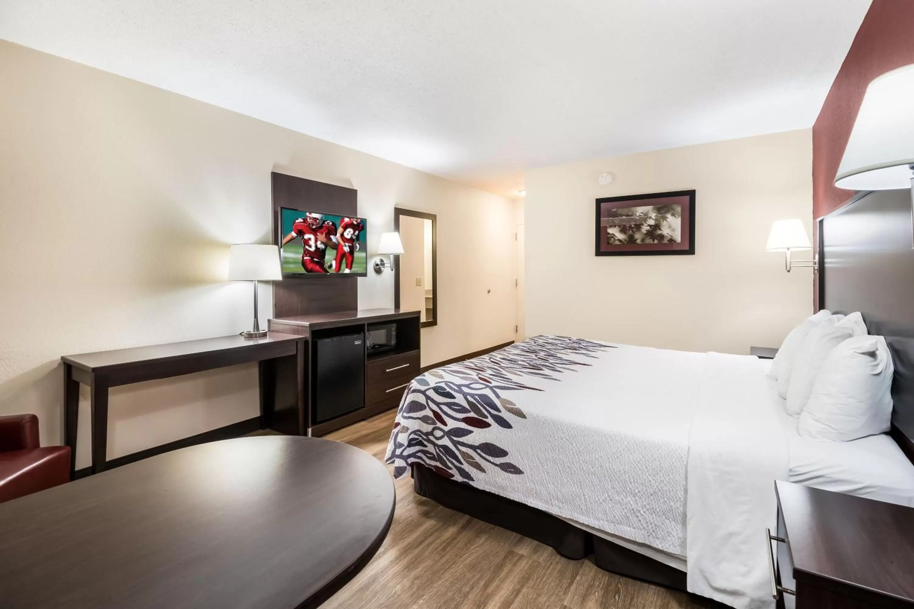 Bedroom, Bed in Red Roof Inn Murfreesboro