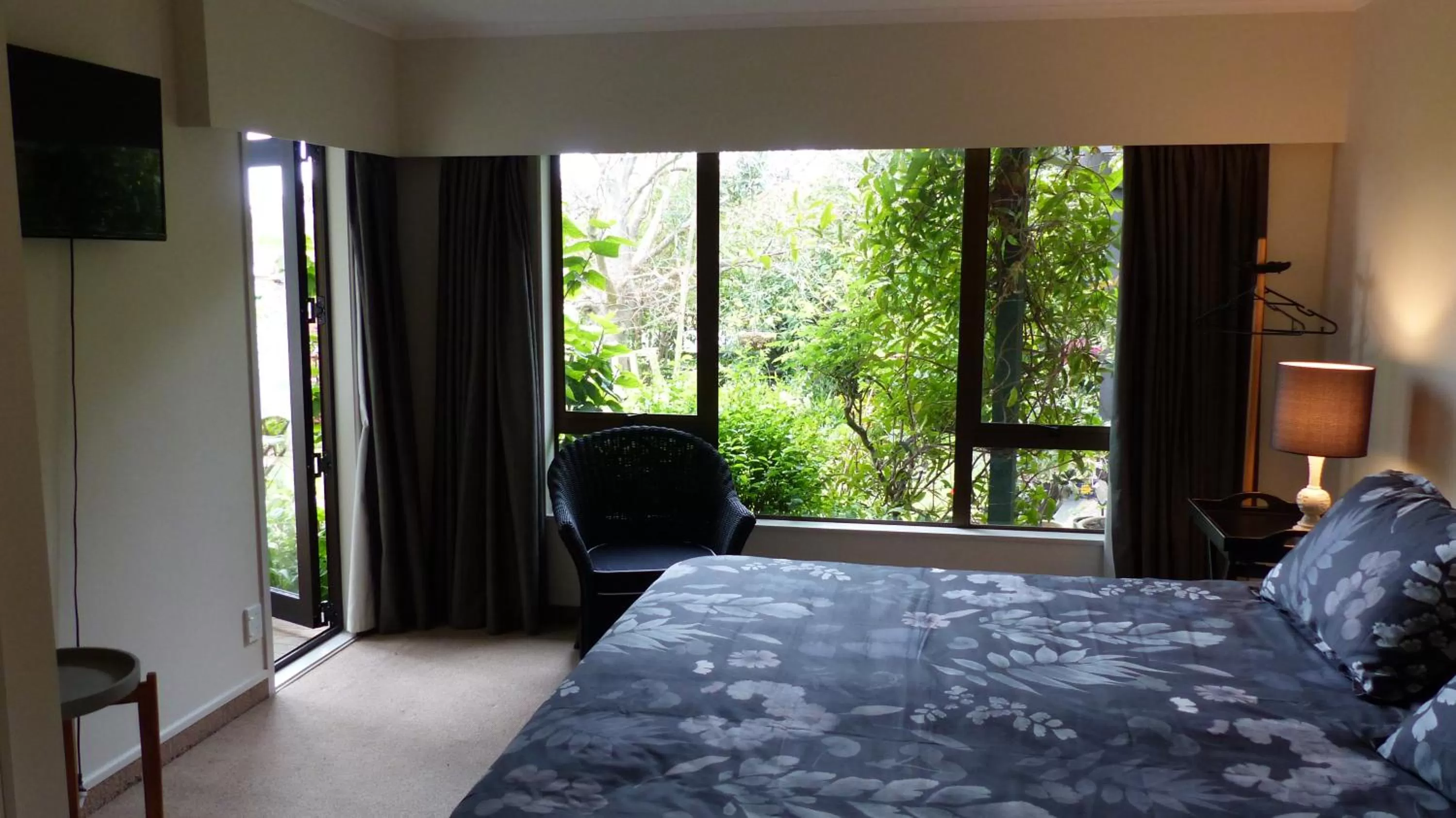 Bed in Ashcroft Gardens Bed & Breakfast