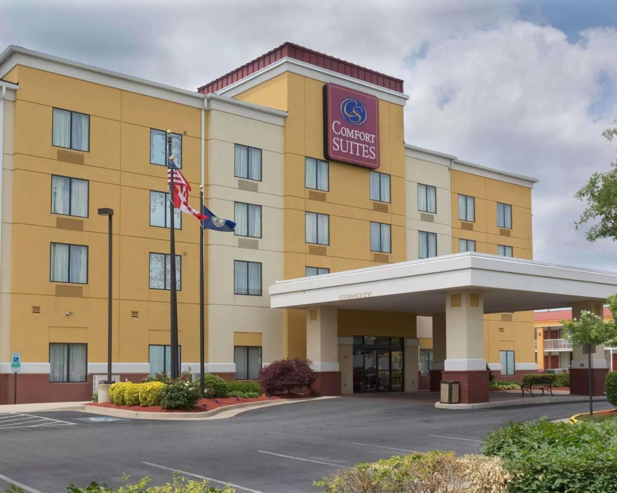 Property building in Comfort Suites Fredericksburg North