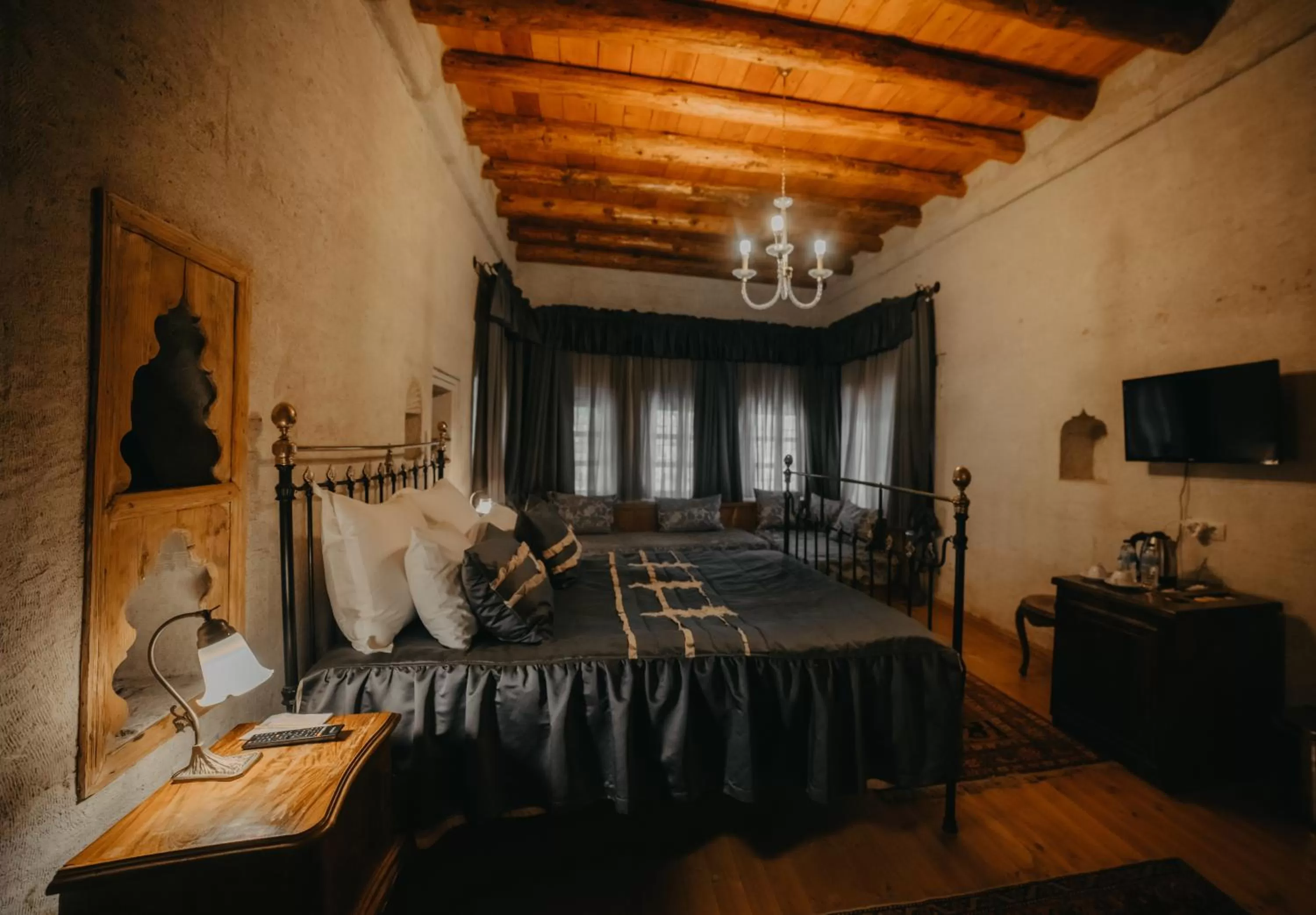 Photo of the whole room, Bed in Dere Suites Cappadocia