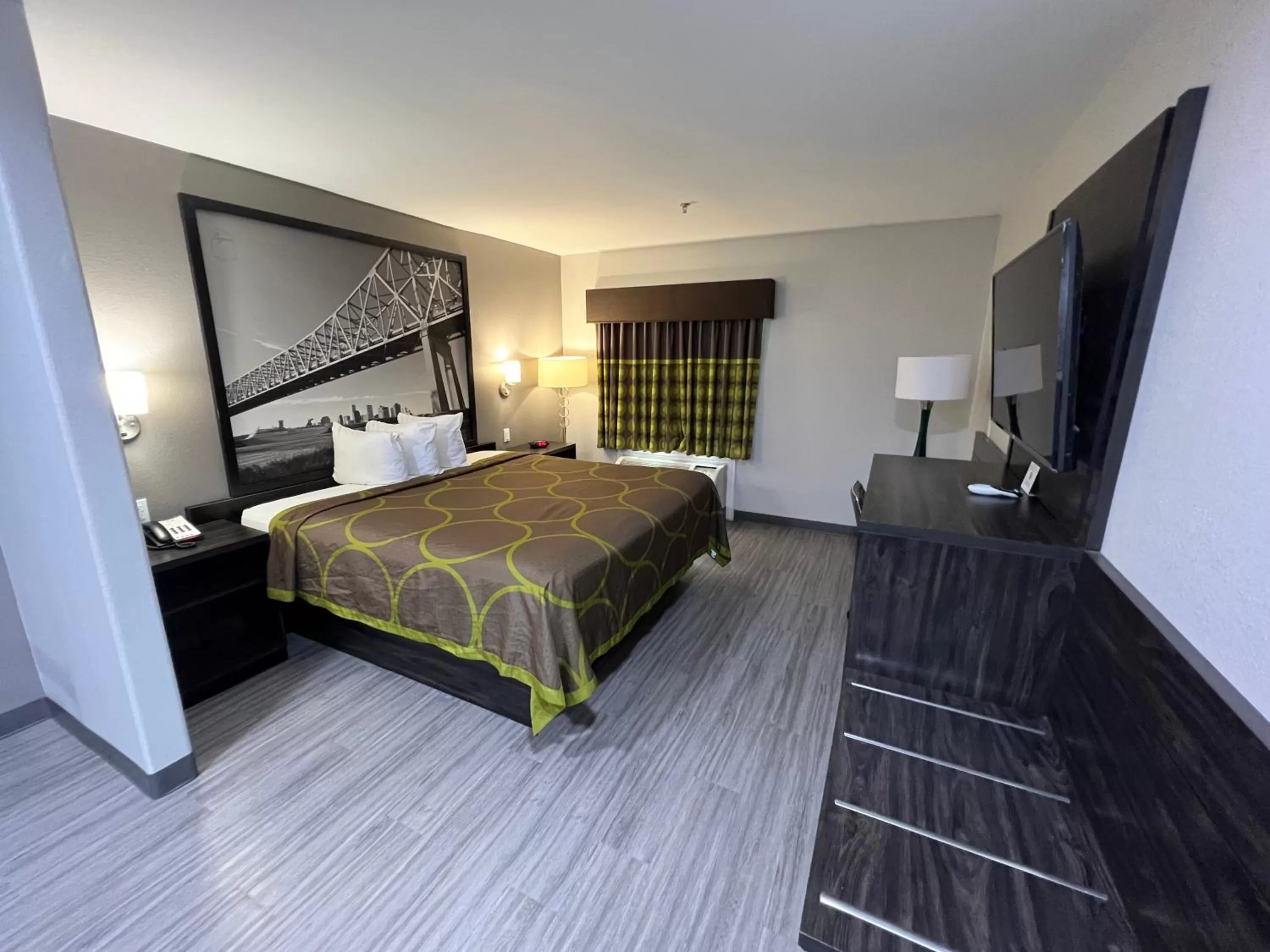 Photo of the whole room, Bed in Super 8 by Wyndham Lake Charles/Sulphur