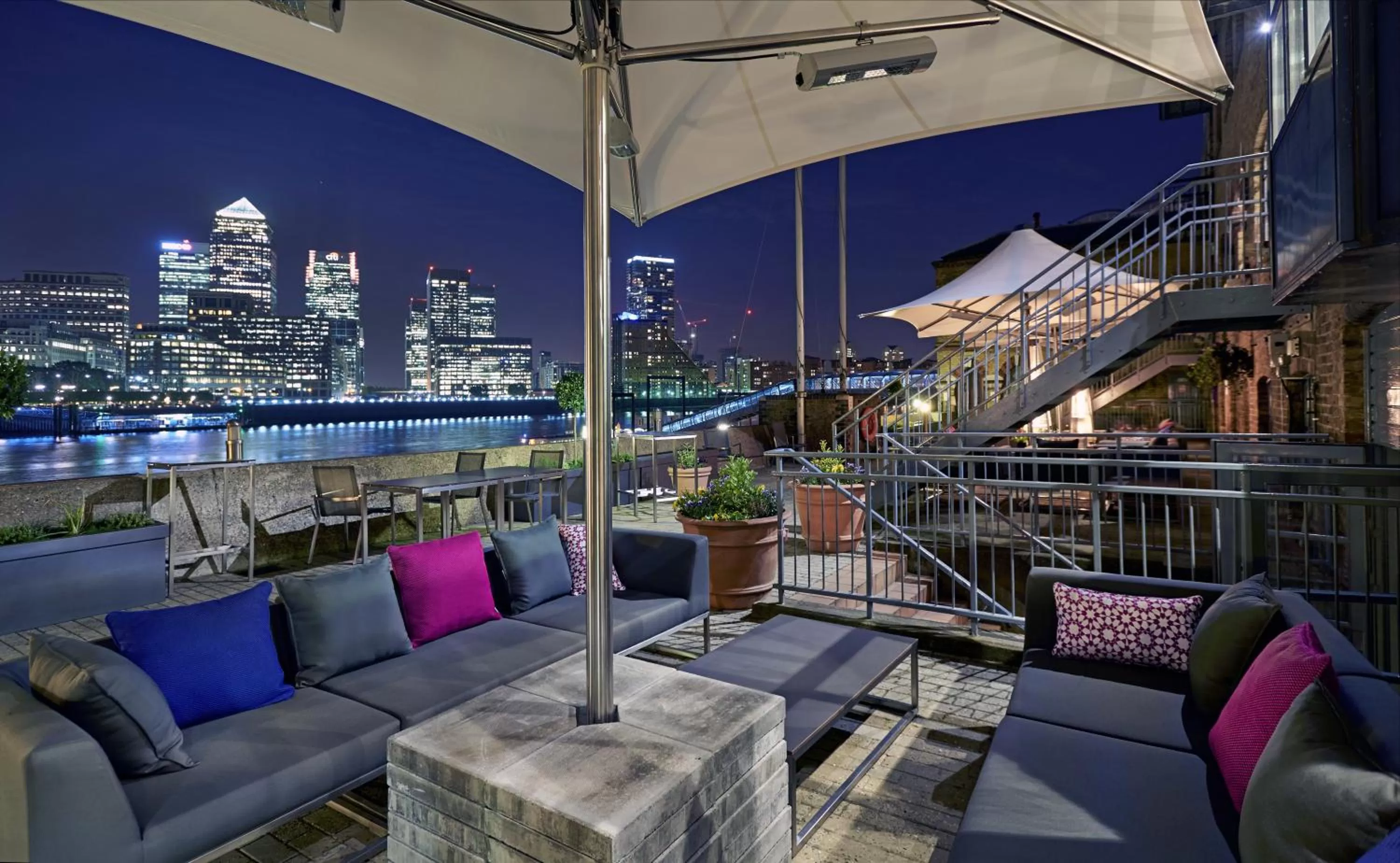Property building in DoubleTree by Hilton London – Docklands Riverside
