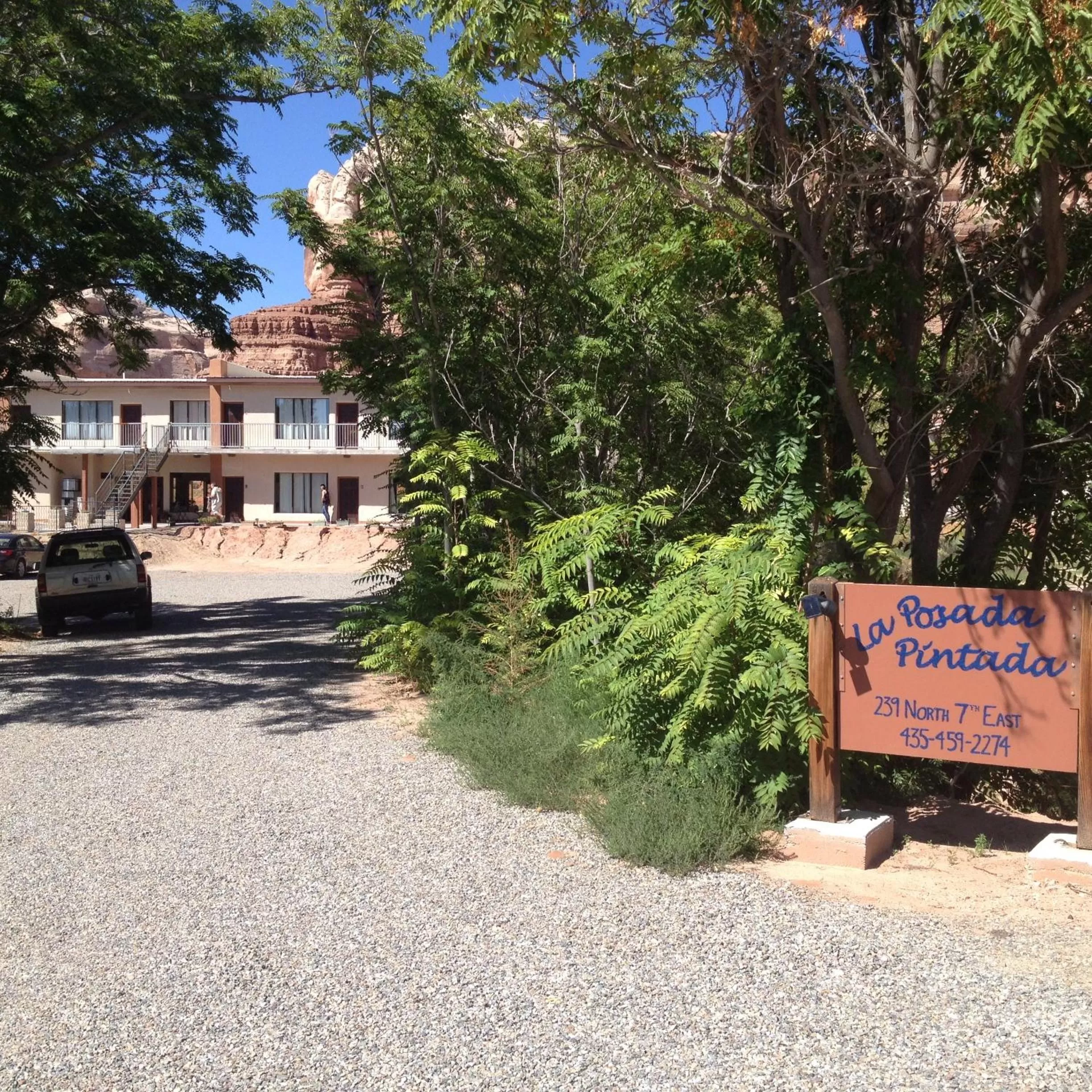 Logo/Certificate/Sign in La Posada Pintada
