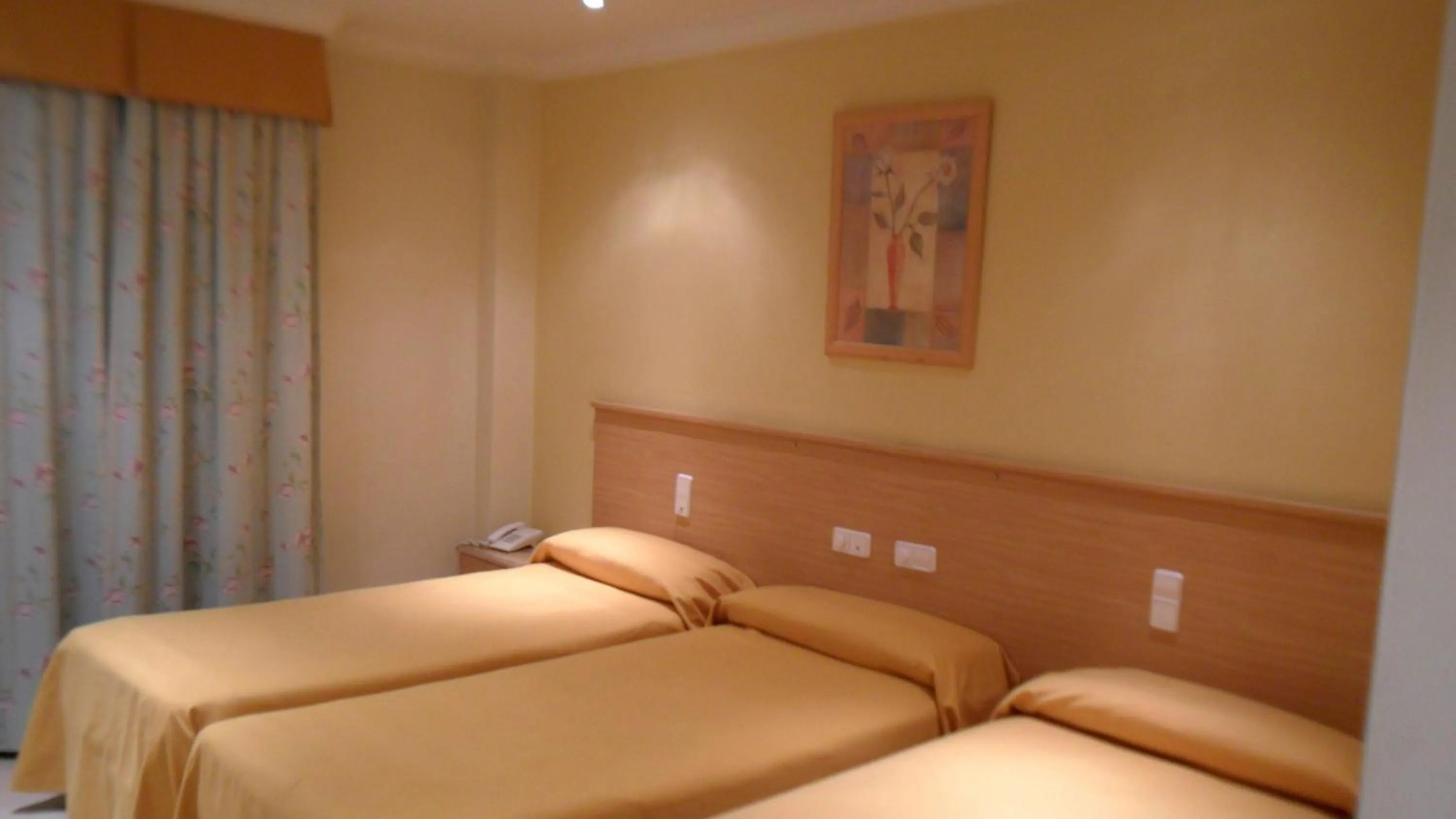Photo of the whole room, Bed in Hotel los Girasoles