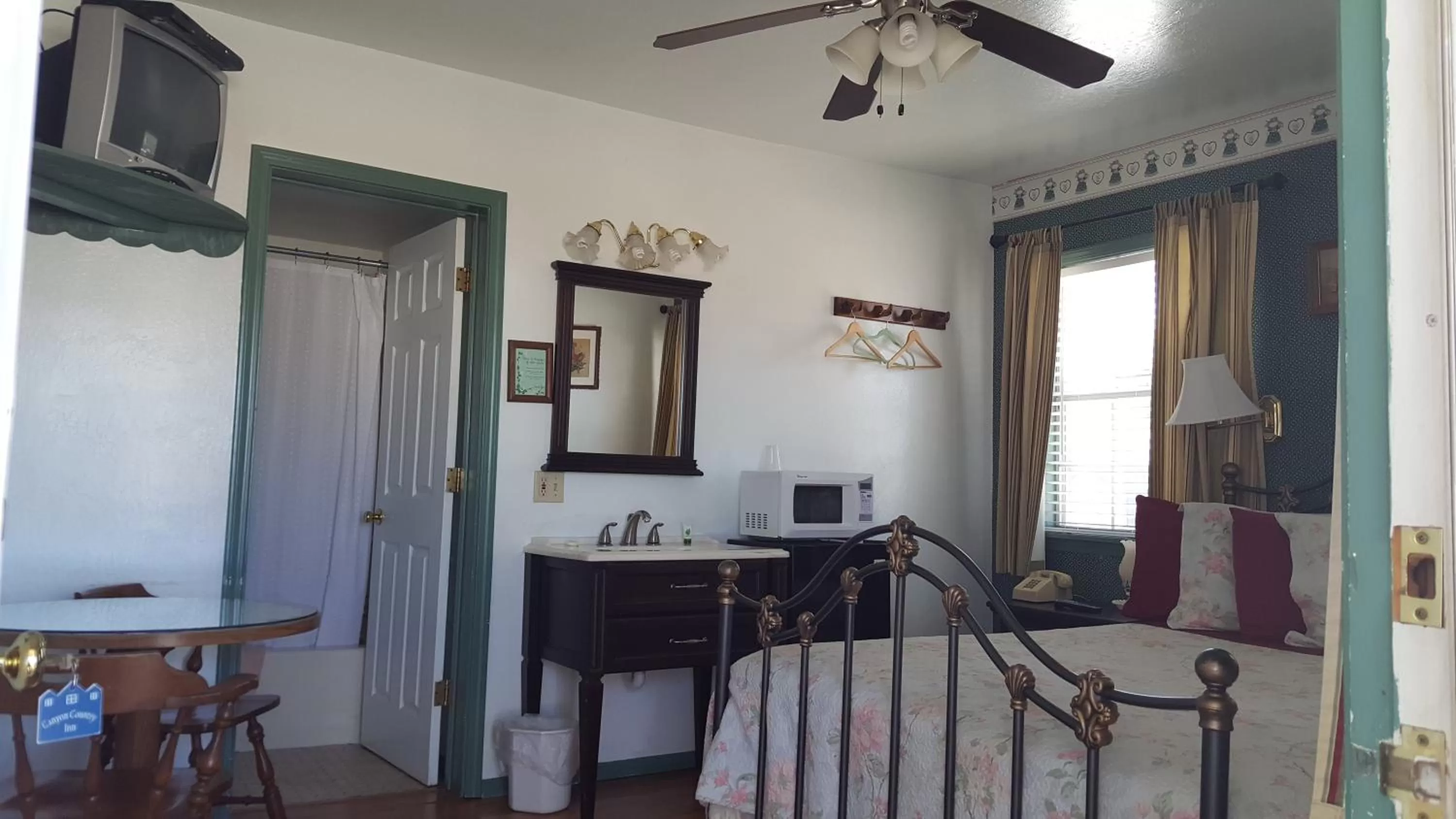 Bed in Canyon Country Inn