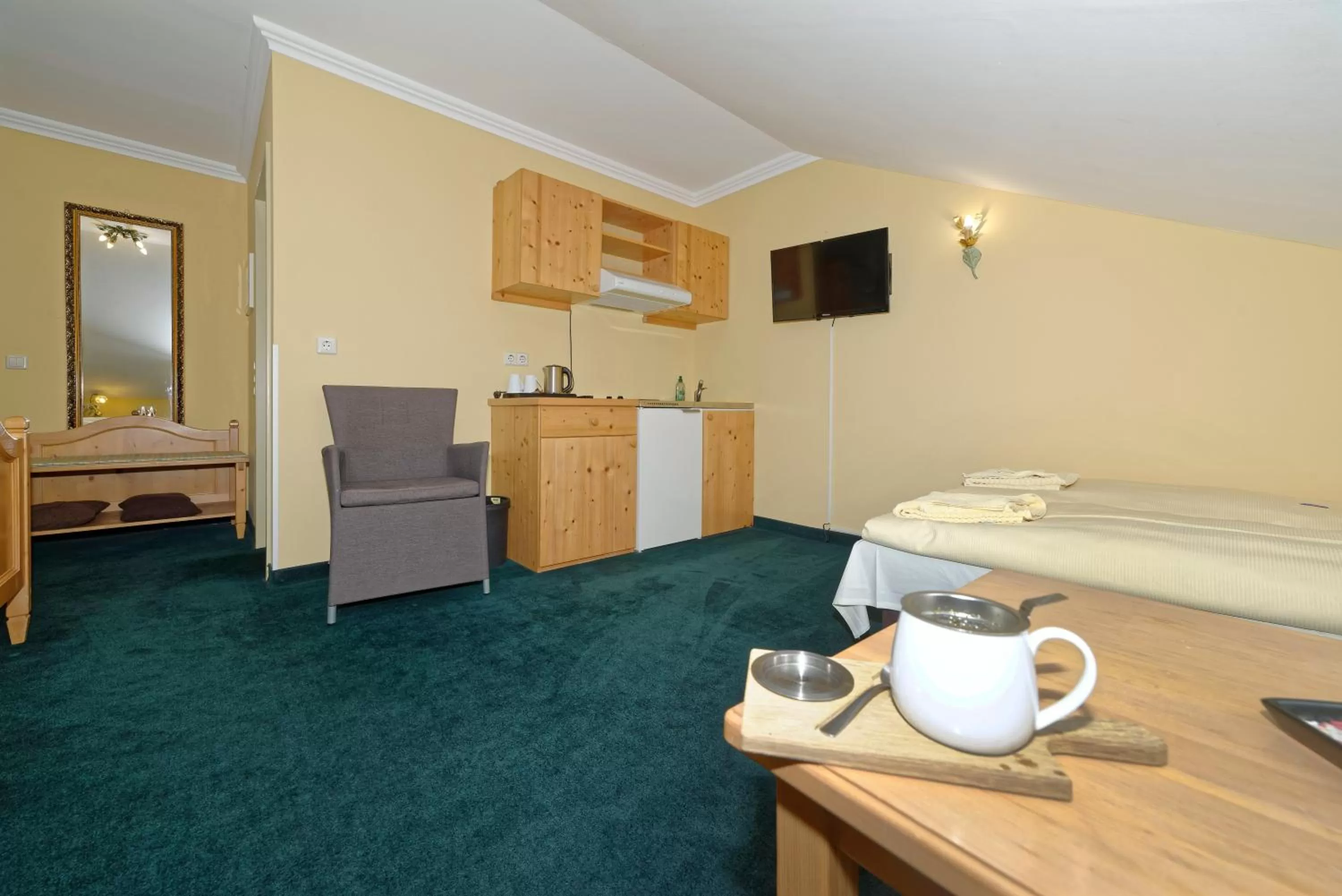 Bed in Hotel zum Maximilian