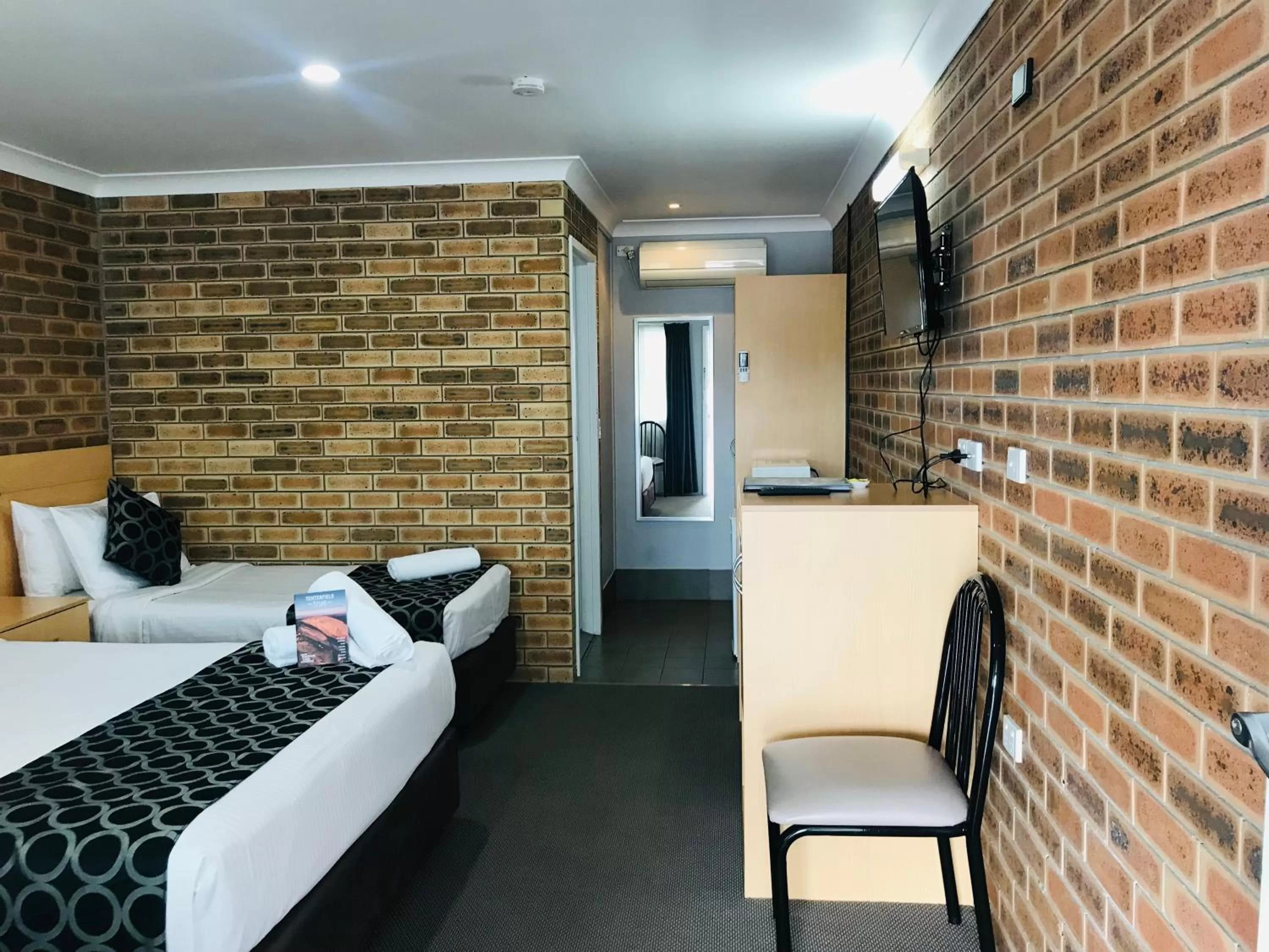 Bed in Jumbuck Motor Inn