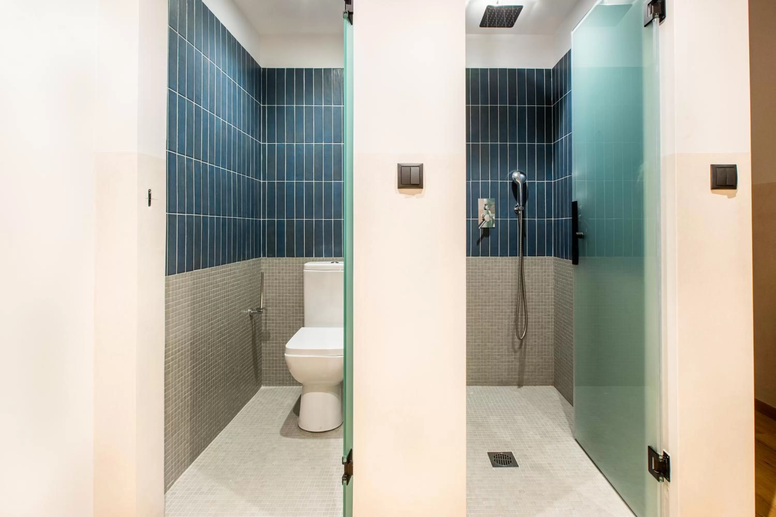 Shower in PAREA Athens