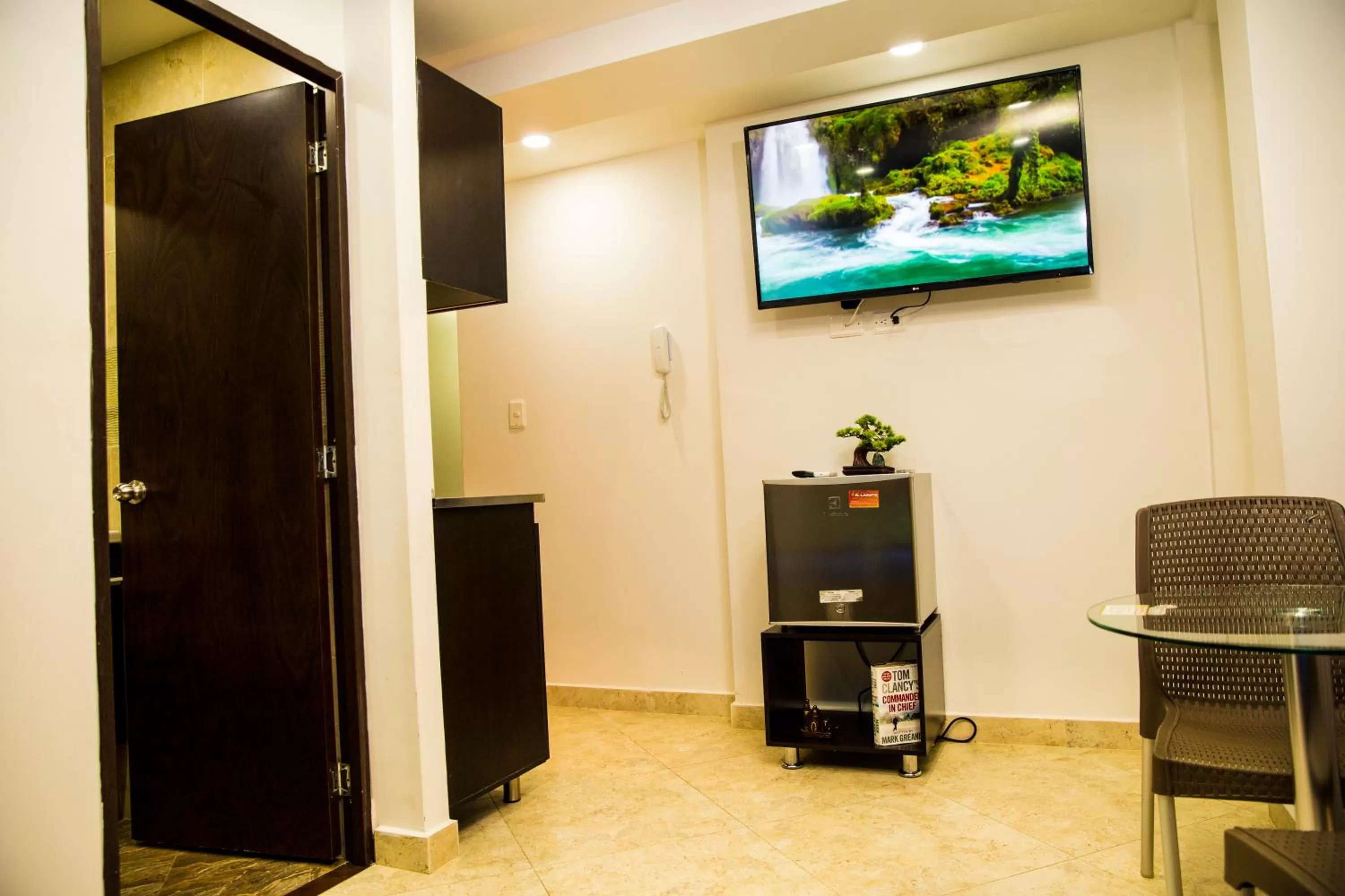 Decorative detail in Hollywood Beach Suite