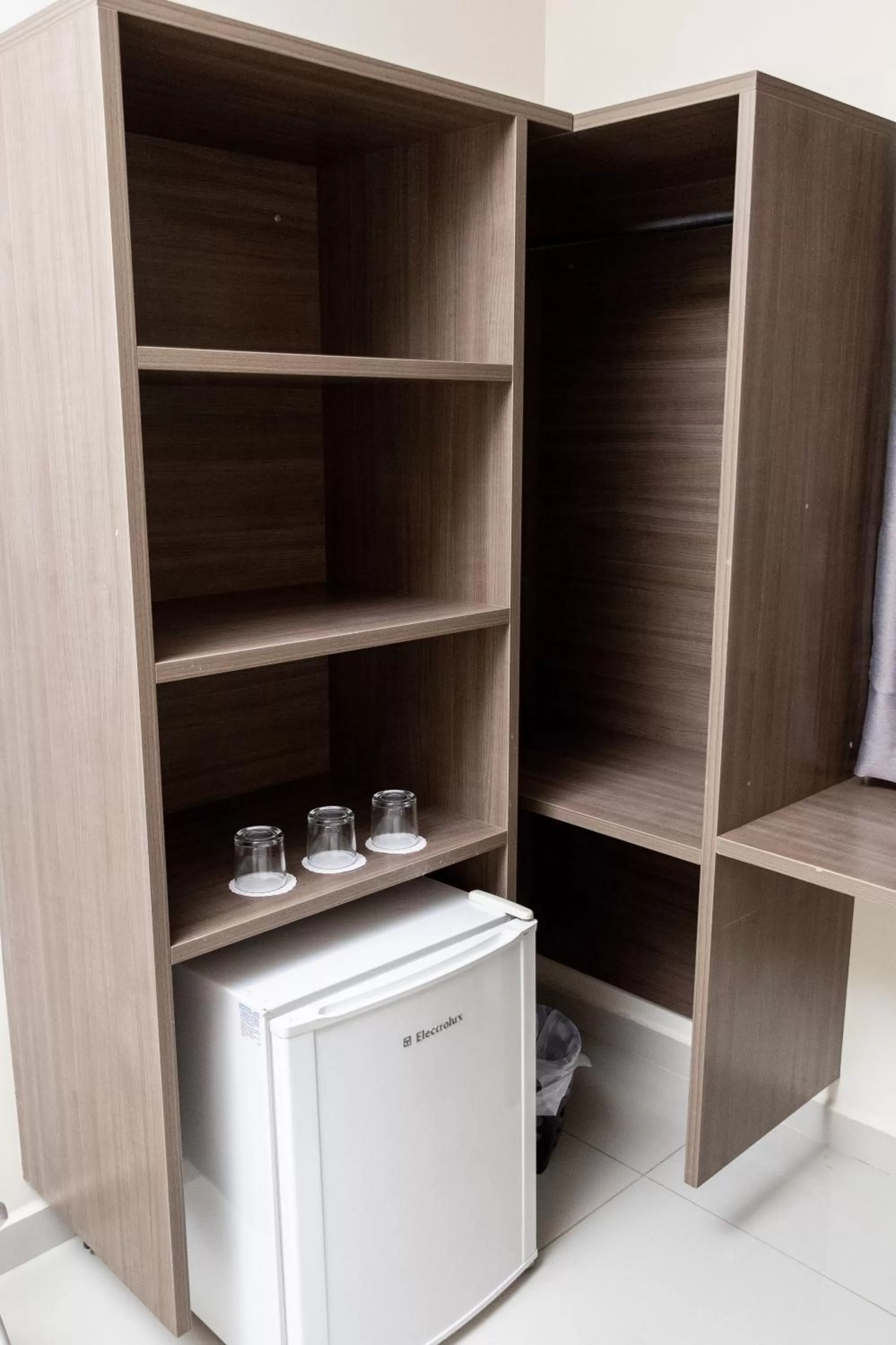 Kitchen/Kitchenette in Astor Hotel