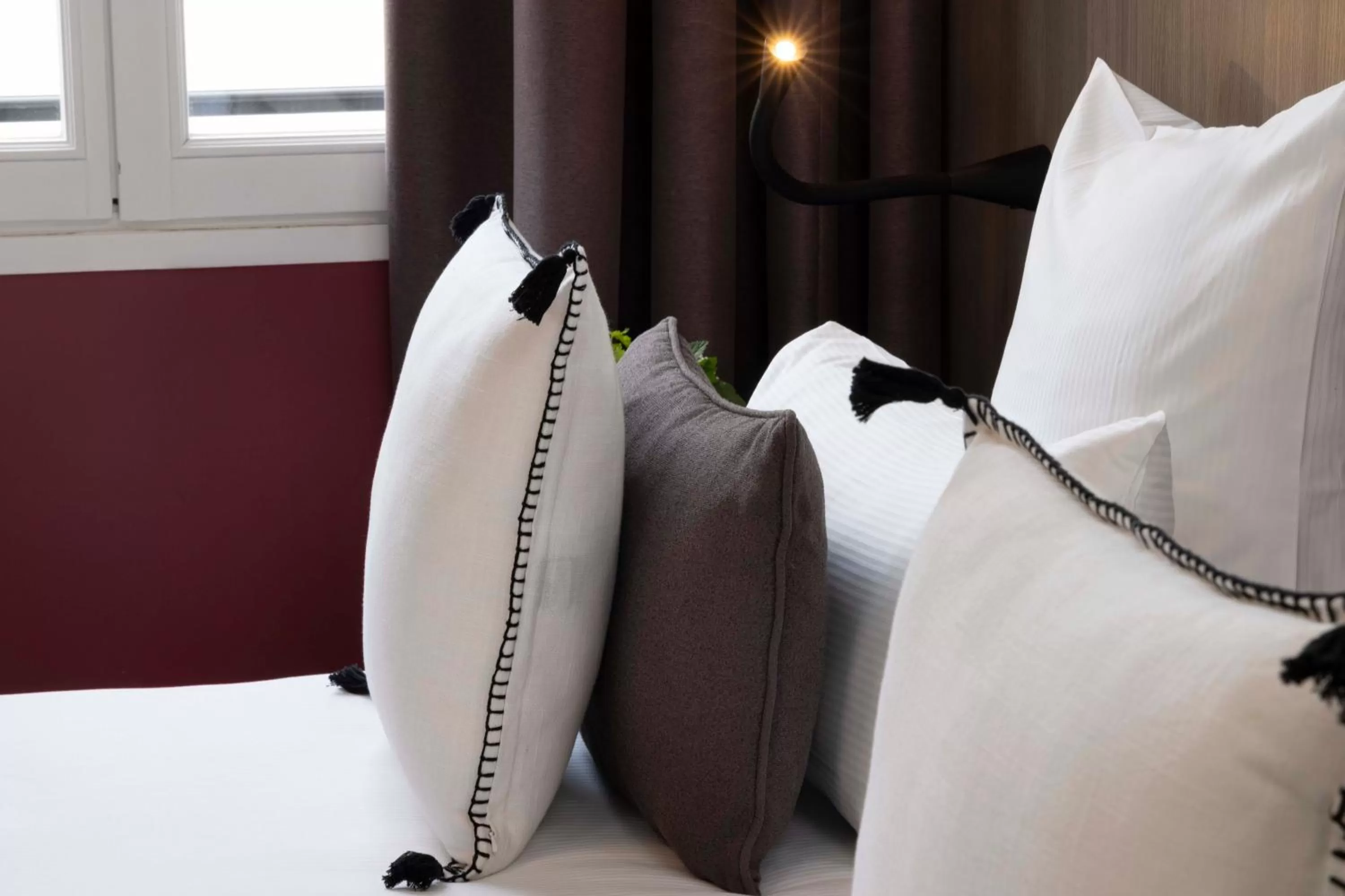 Bed in Hôtel Opéra Liège