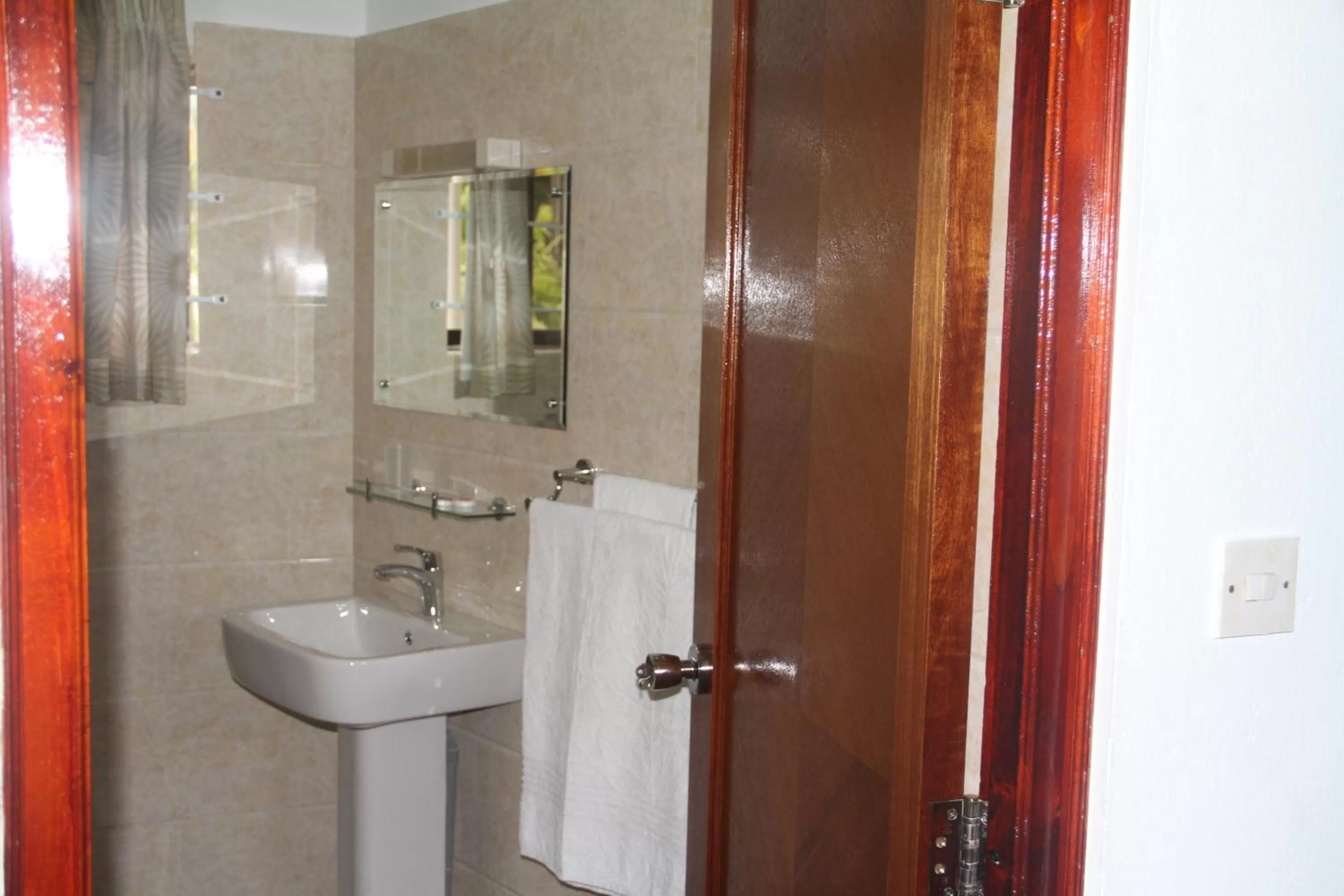 Bathroom in Daniella's Bungalows