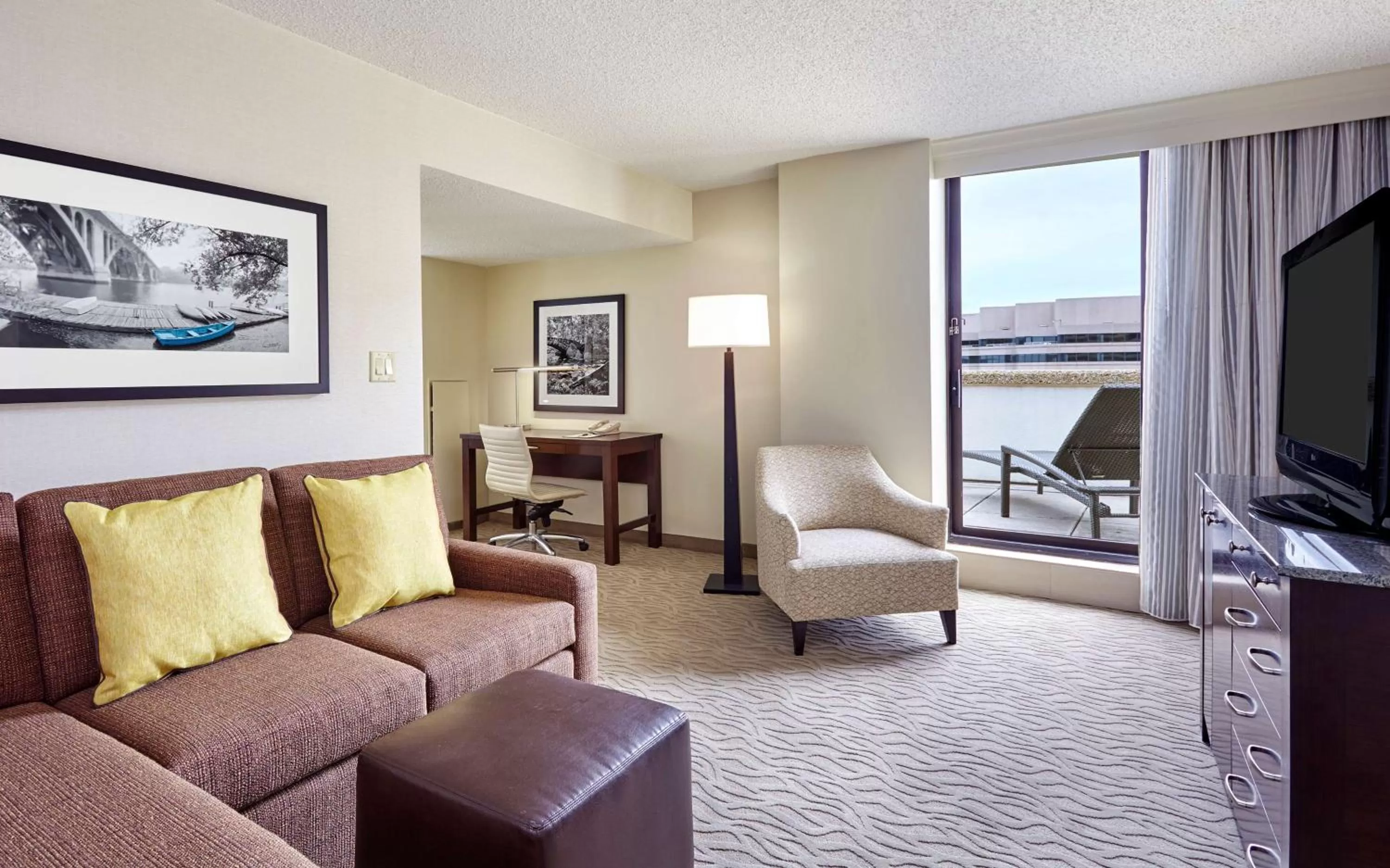 Bed in DoubleTree by Hilton Washington DC – Crystal City