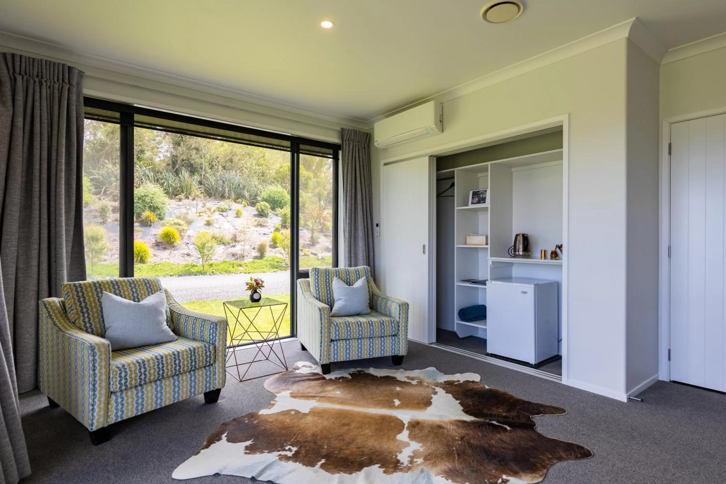 Seating area in Hilltop Whakaipo Estate