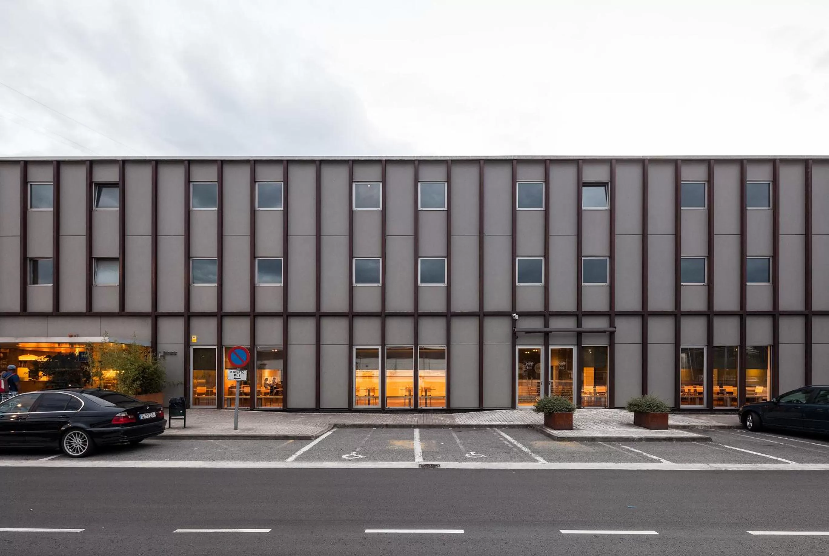 Facade/entrance in ETH Irún